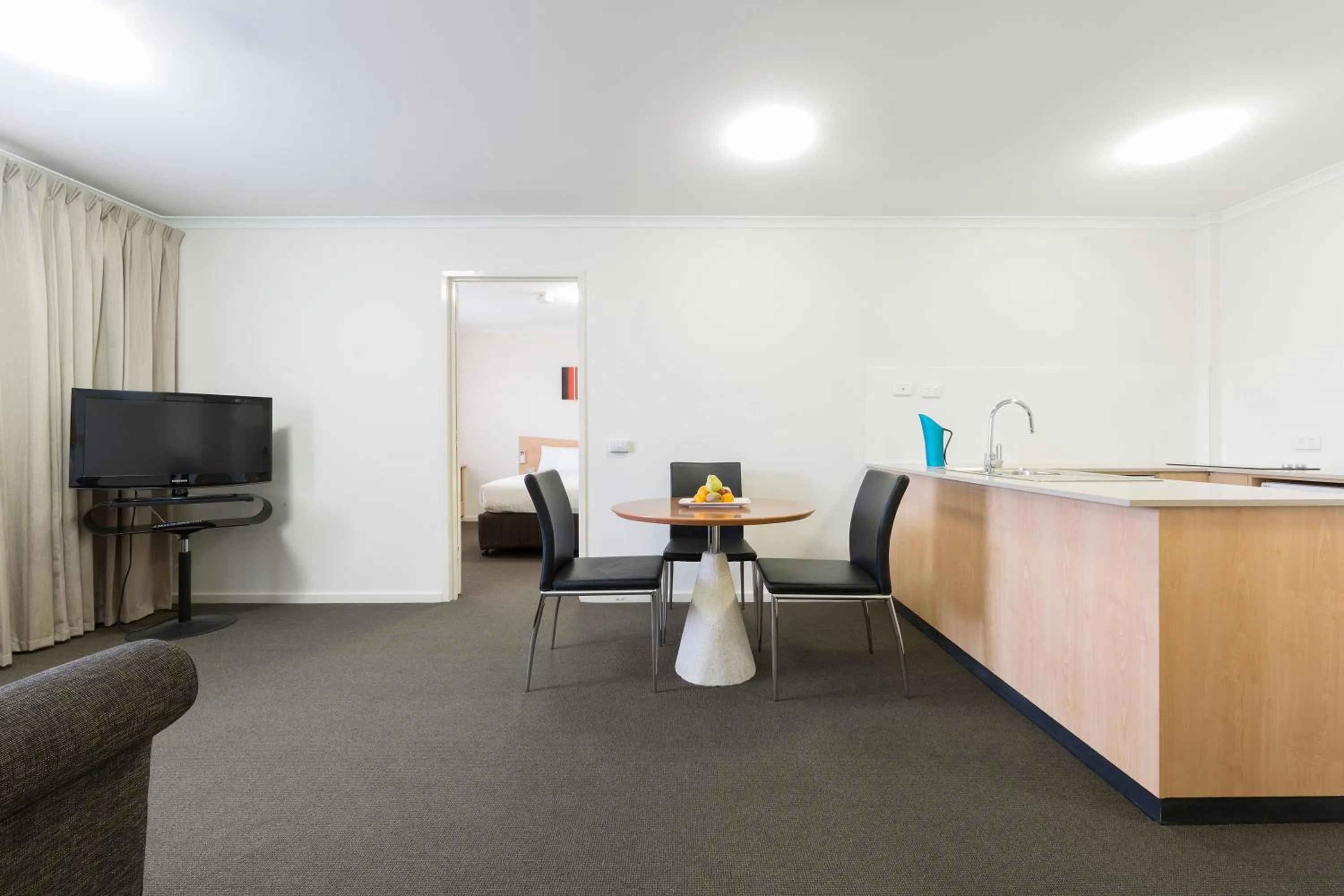 Dining area in Ramada Encore by Wyndham Belconnen Canberra