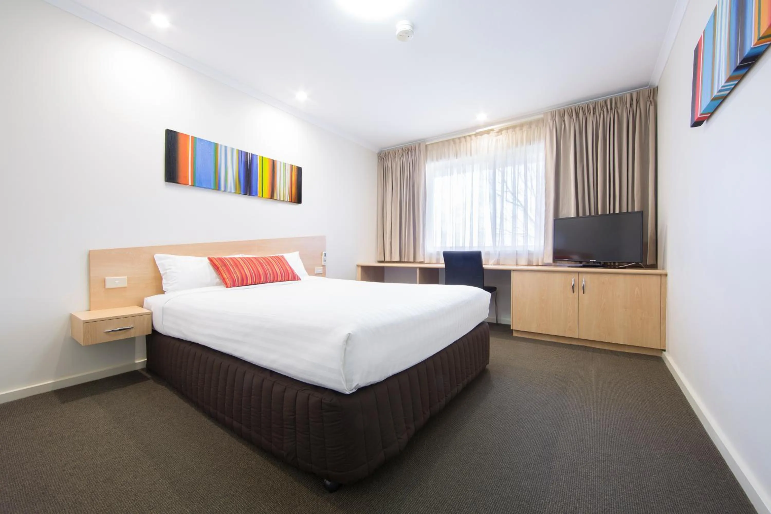 Photo of the whole room in Ramada Encore by Wyndham Belconnen Canberra