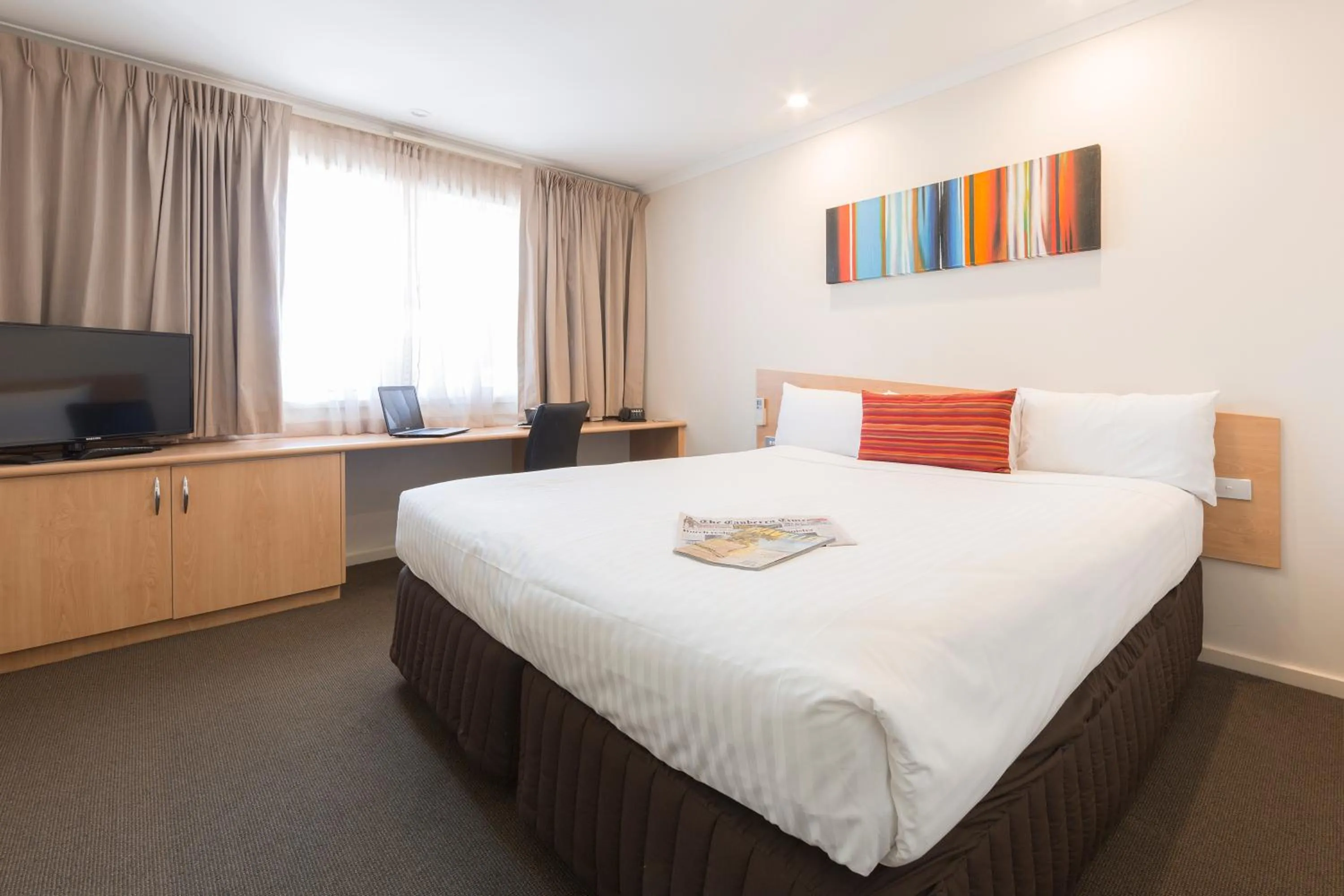 Photo of the whole room in Ramada Encore by Wyndham Belconnen Canberra