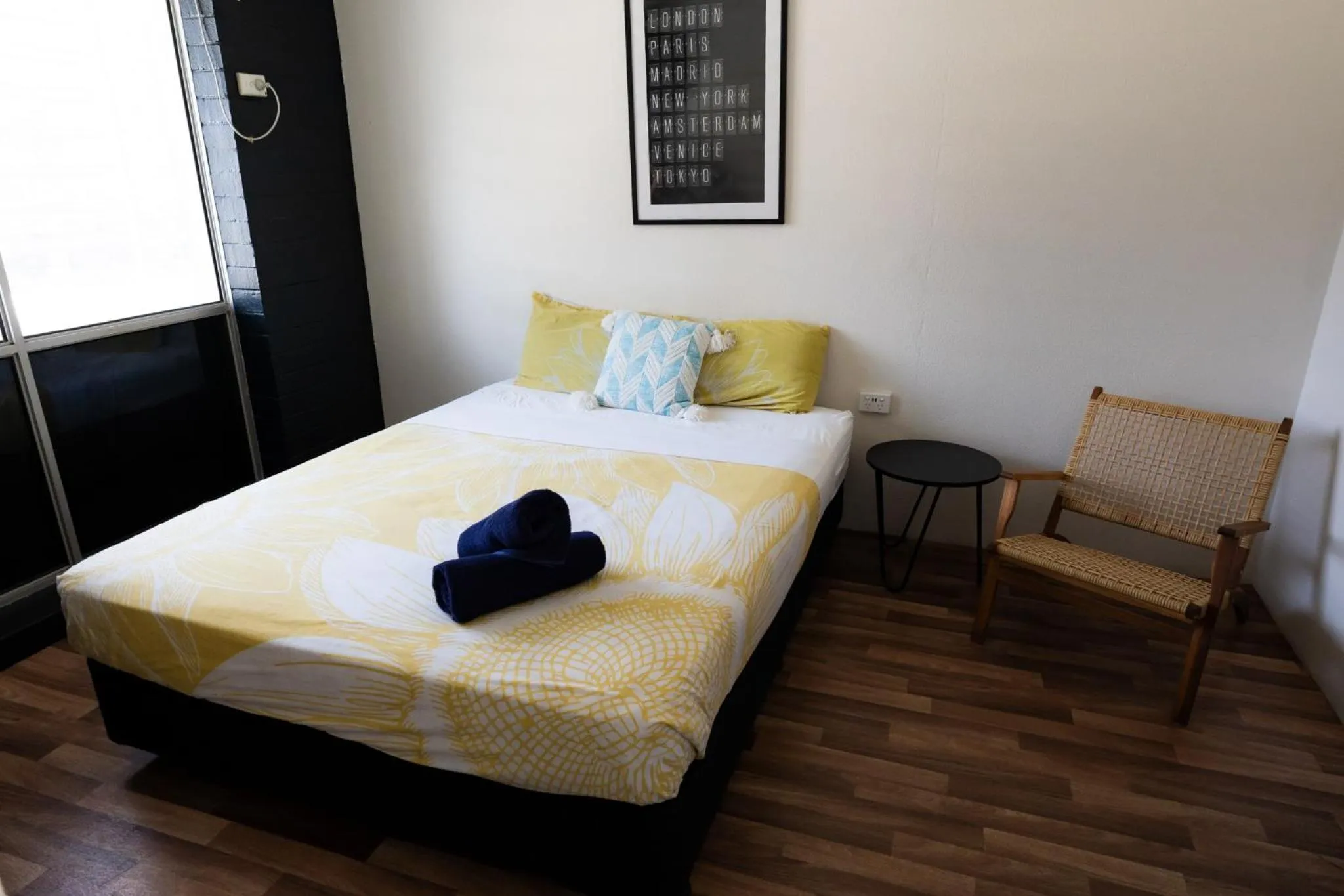 Bed in Youth Shack Backpackers Darwin