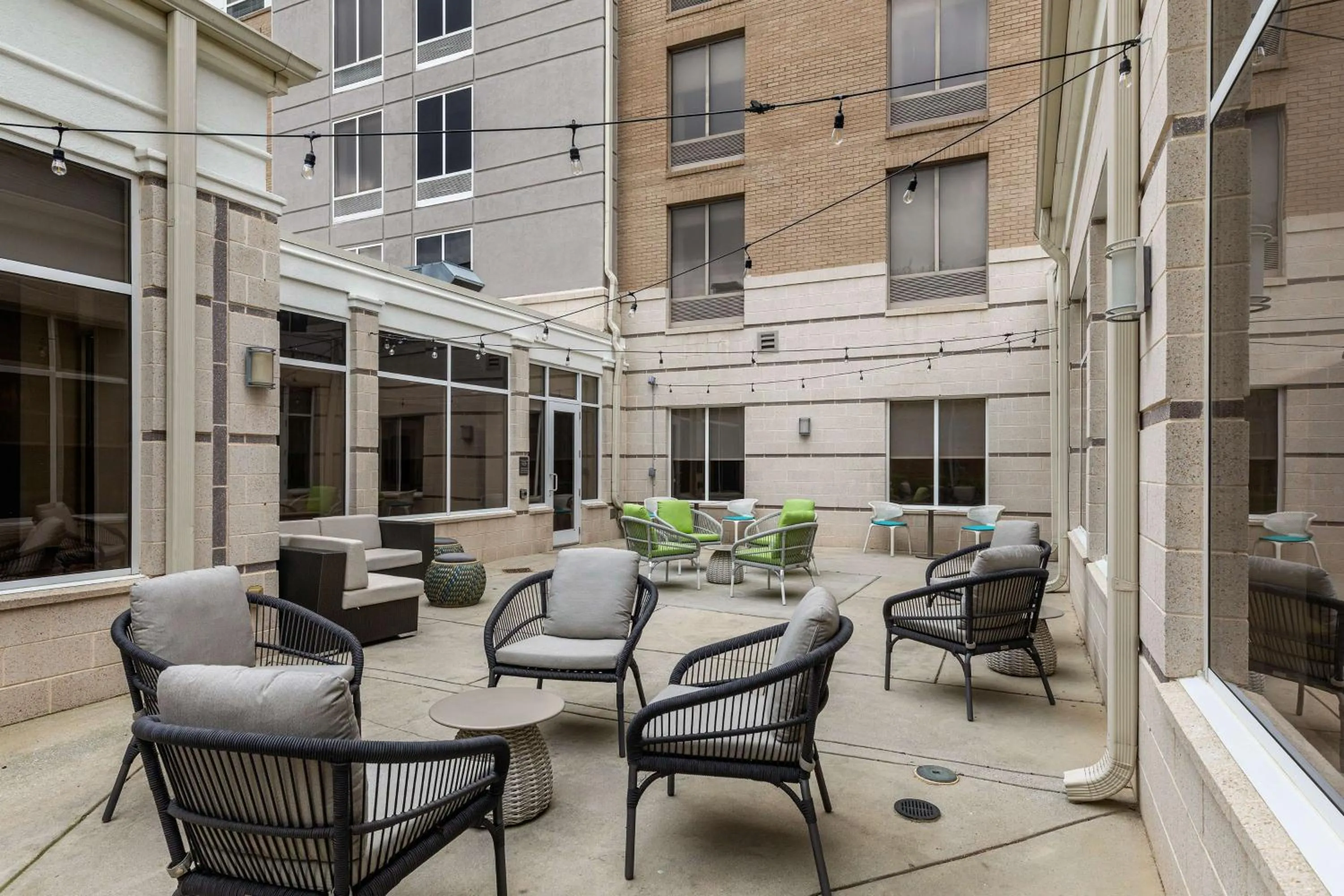 Patio in Hilton Garden Inn Atlanta East/Stonecrest