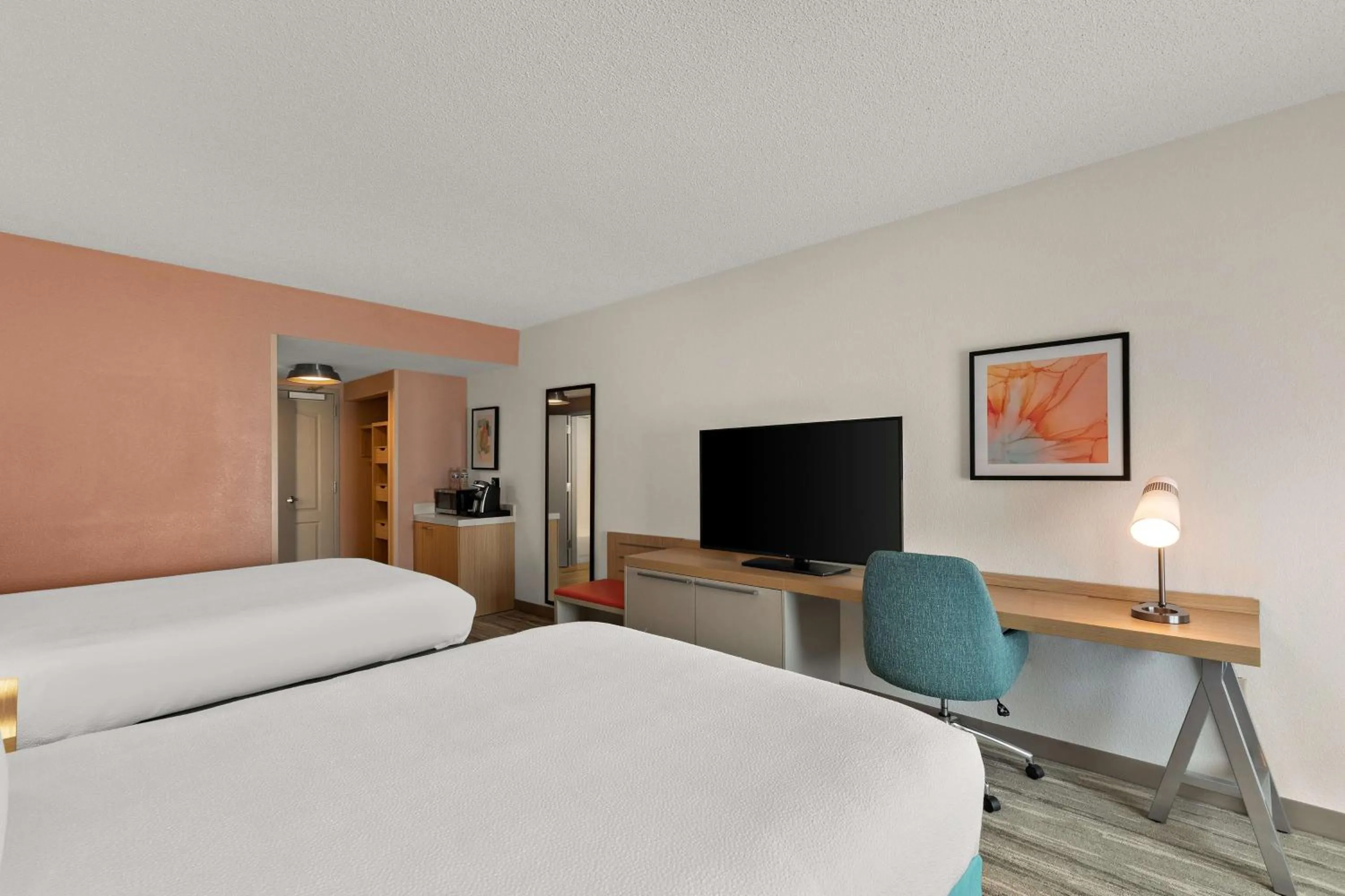 Bed in Hilton Garden Inn Atlanta East/Stonecrest