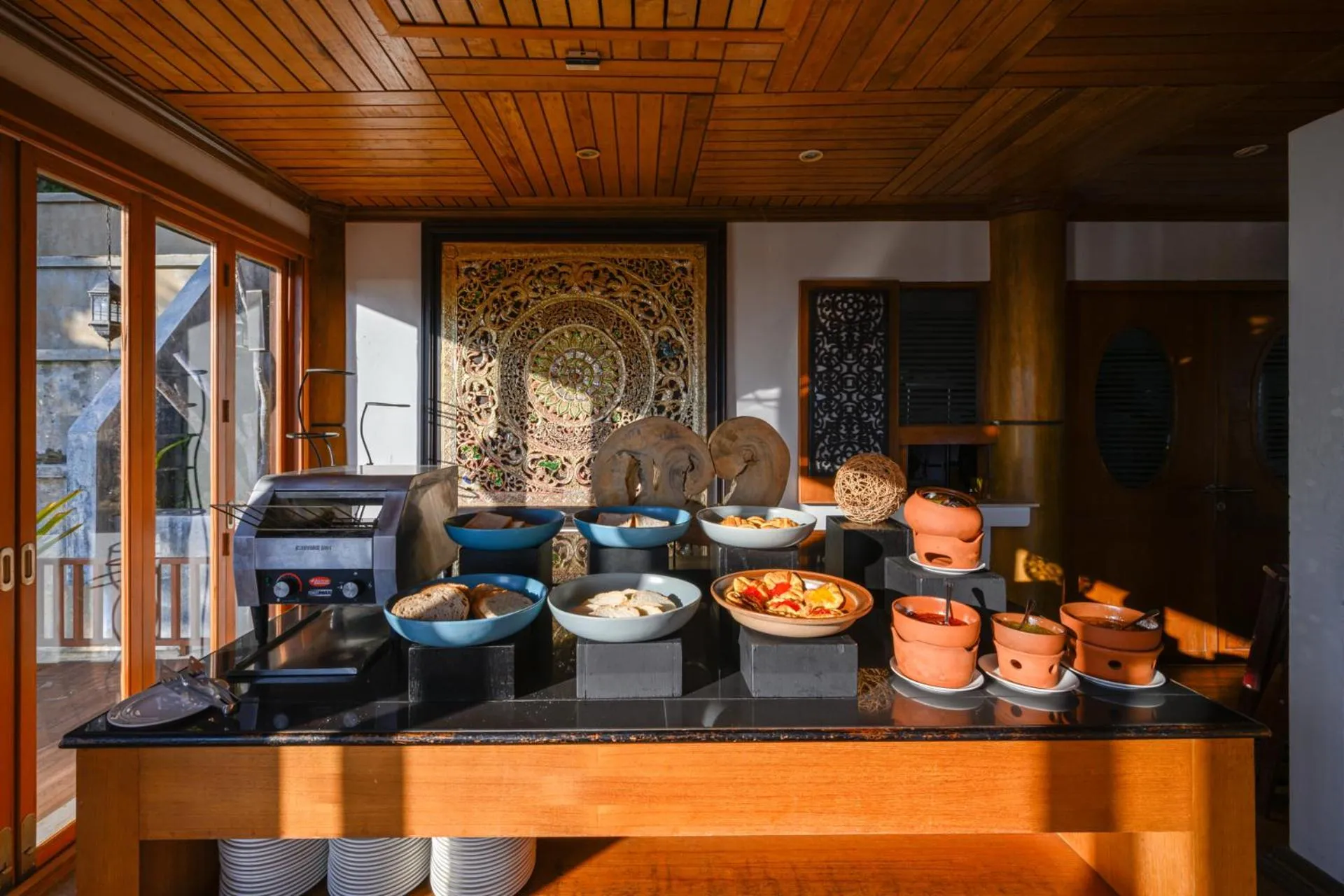 Restaurant/places to eat in Karon Phunaka Resort