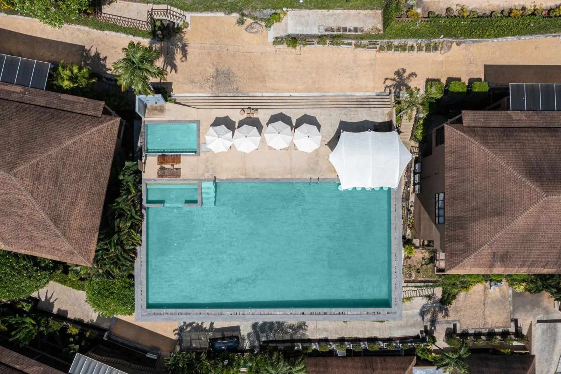 Swimming pool in Karon Phunaka Resort