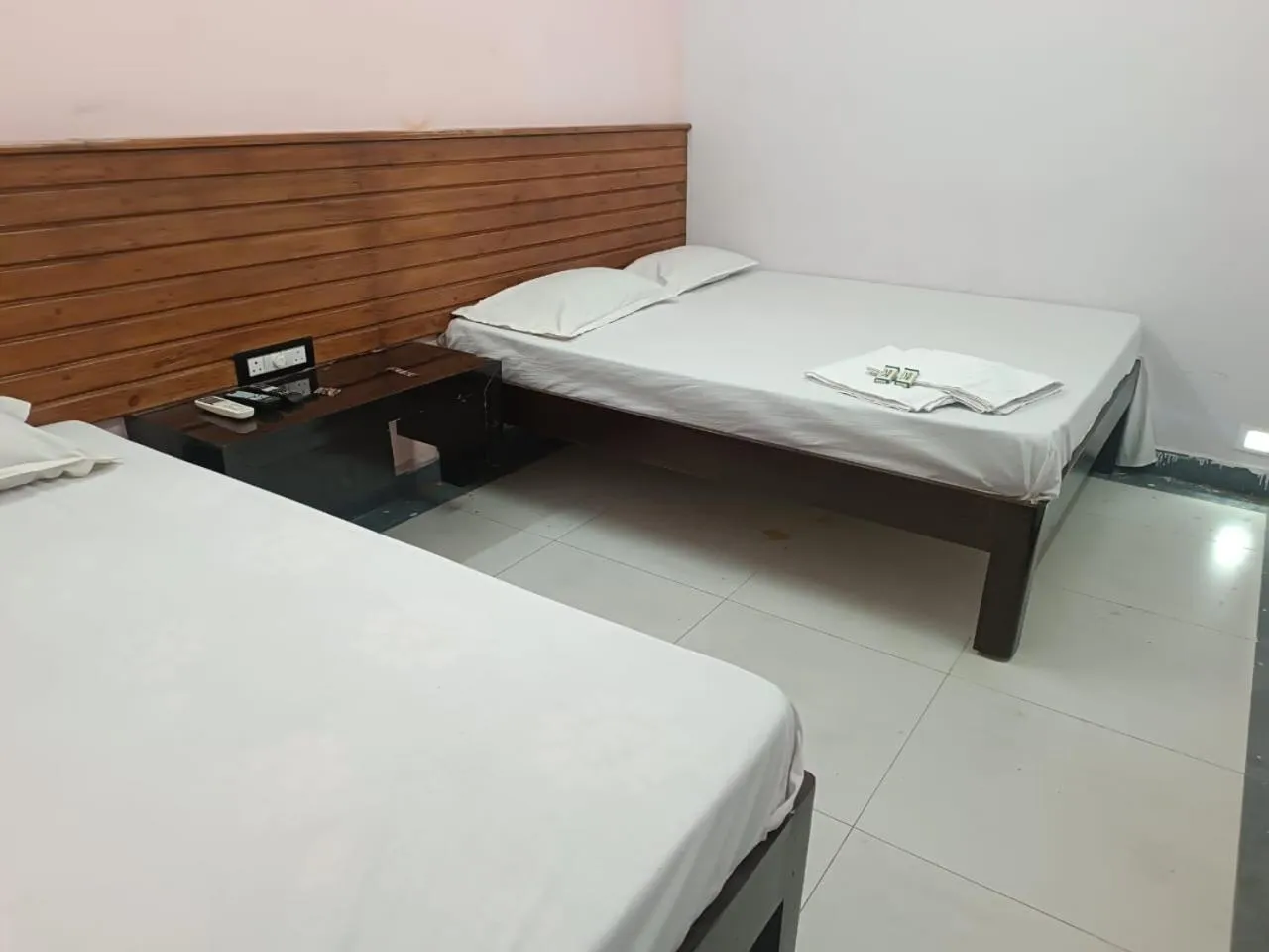 Bed in SGS Residency