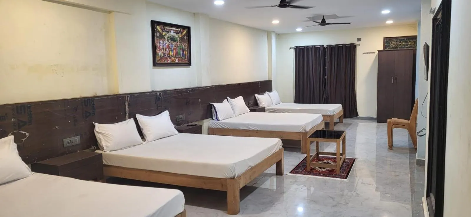 Bed in SGS Residency