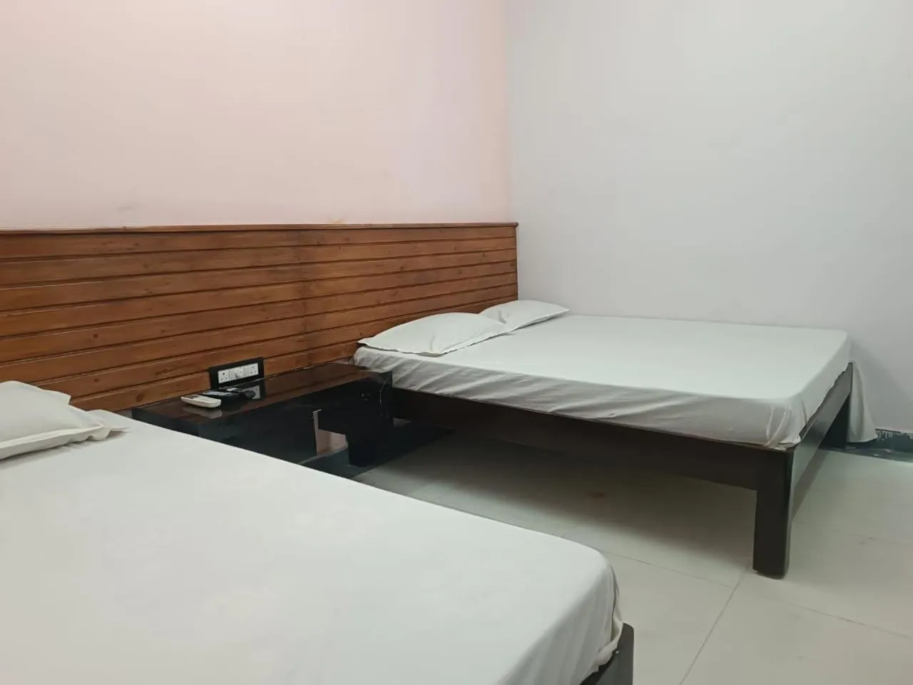 Bed in SGS Residency