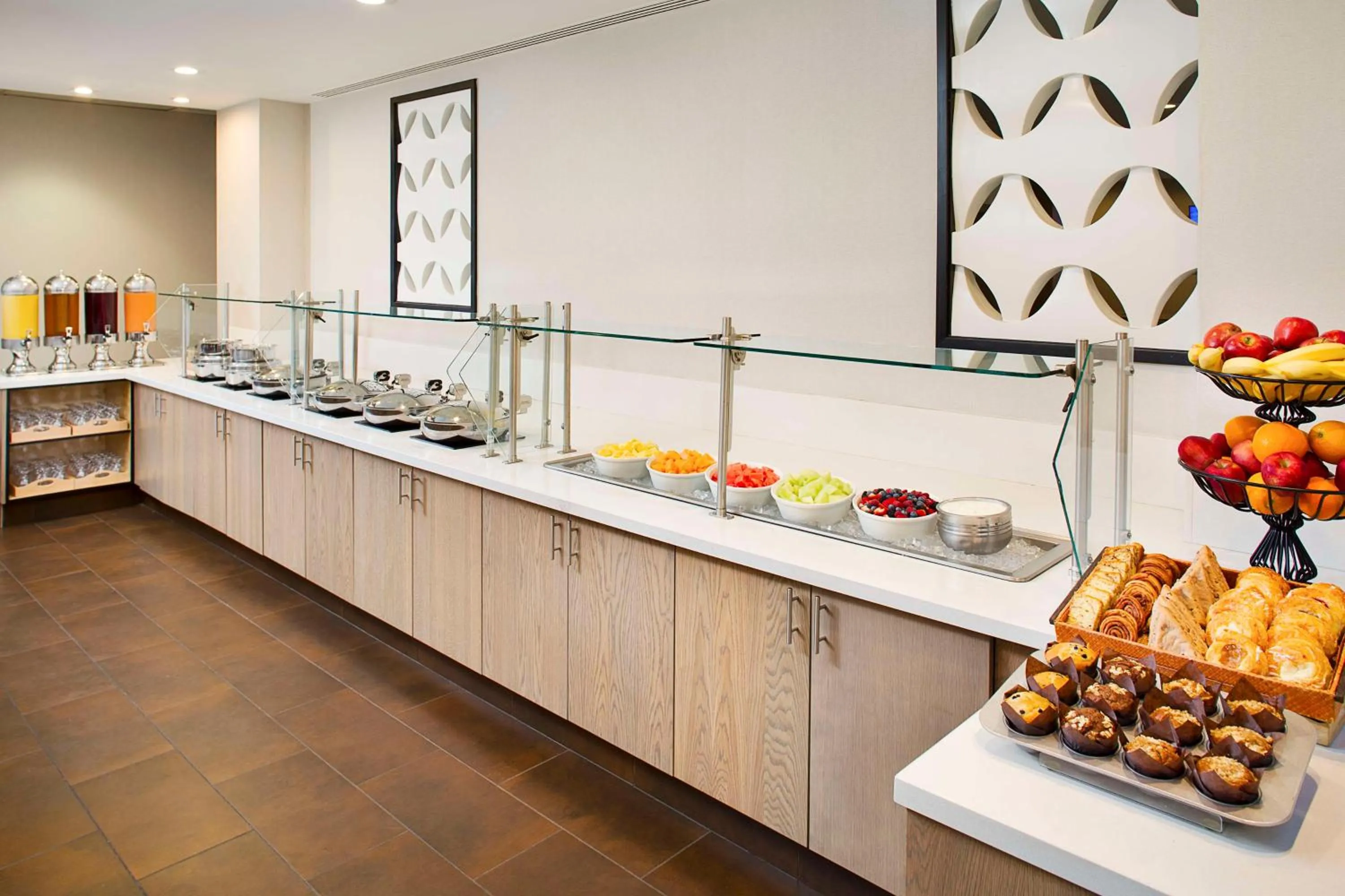 Breakfast in Hilton Atlanta Perimeter Suites