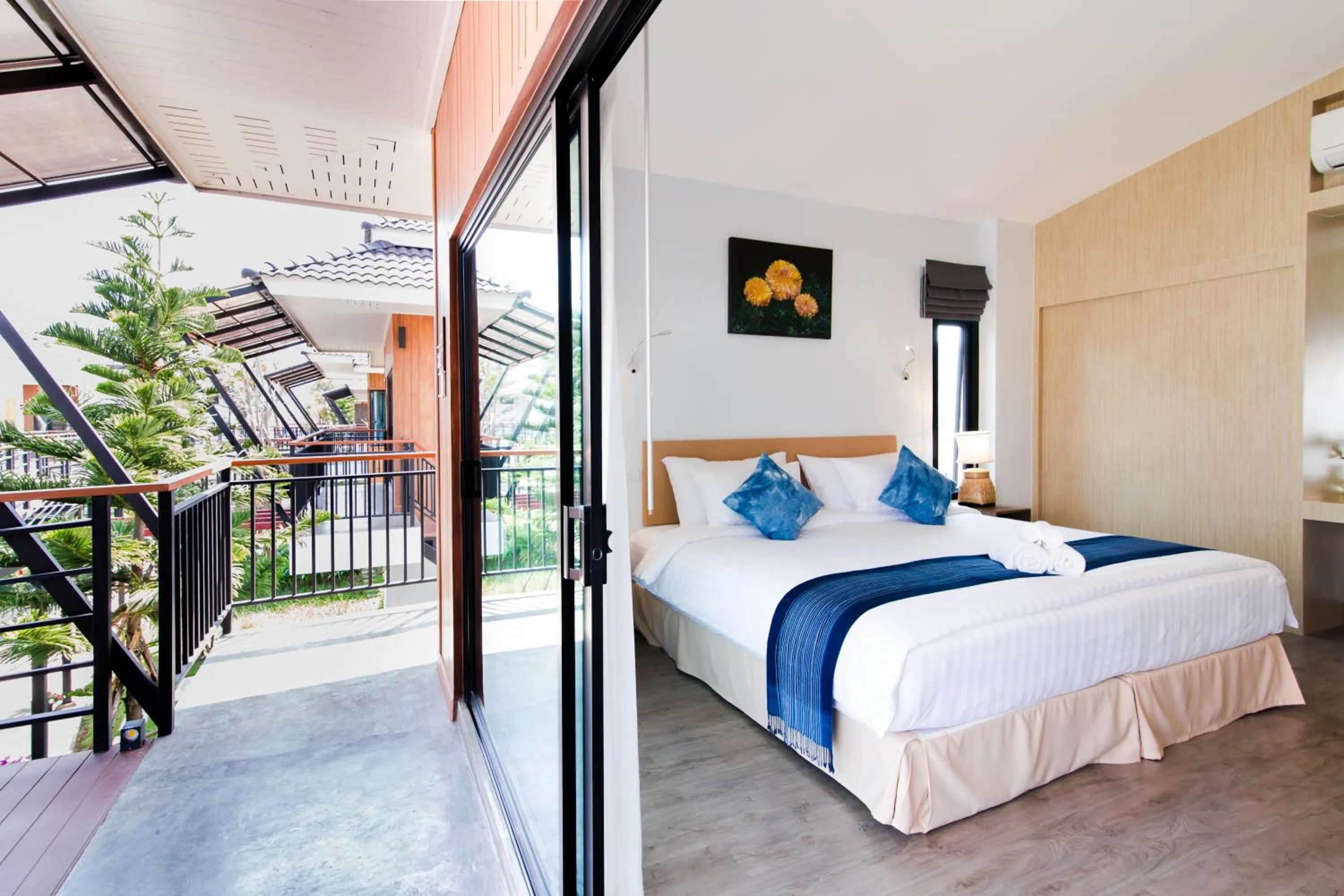 Balcony/Terrace, Bed in Phuruakeeree Resort