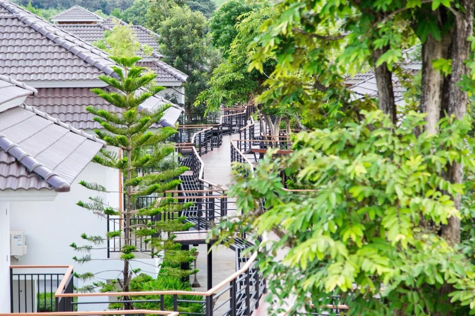 Inner courtyard view in Phuruakeeree Resort