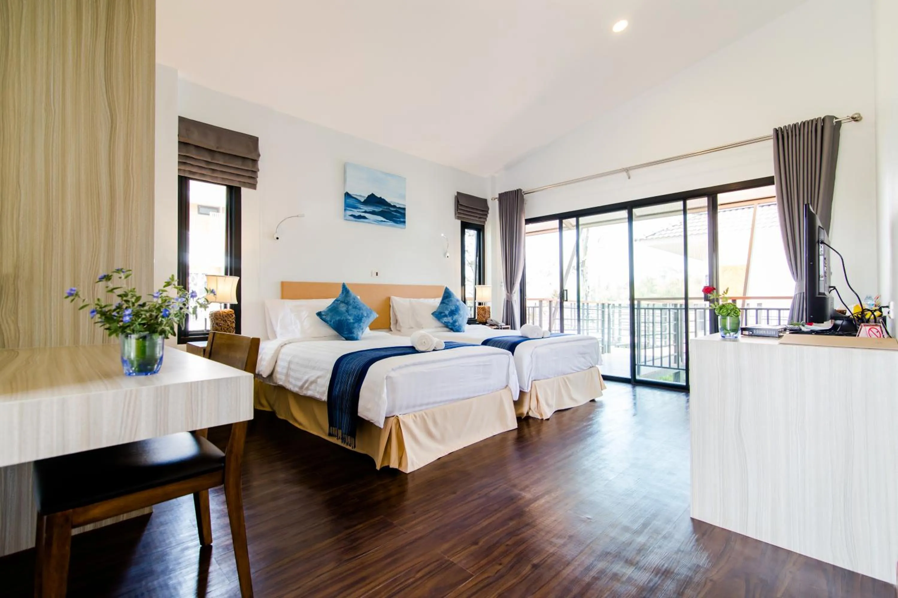 Photo of the whole room, Bed in Phuruakeeree Resort