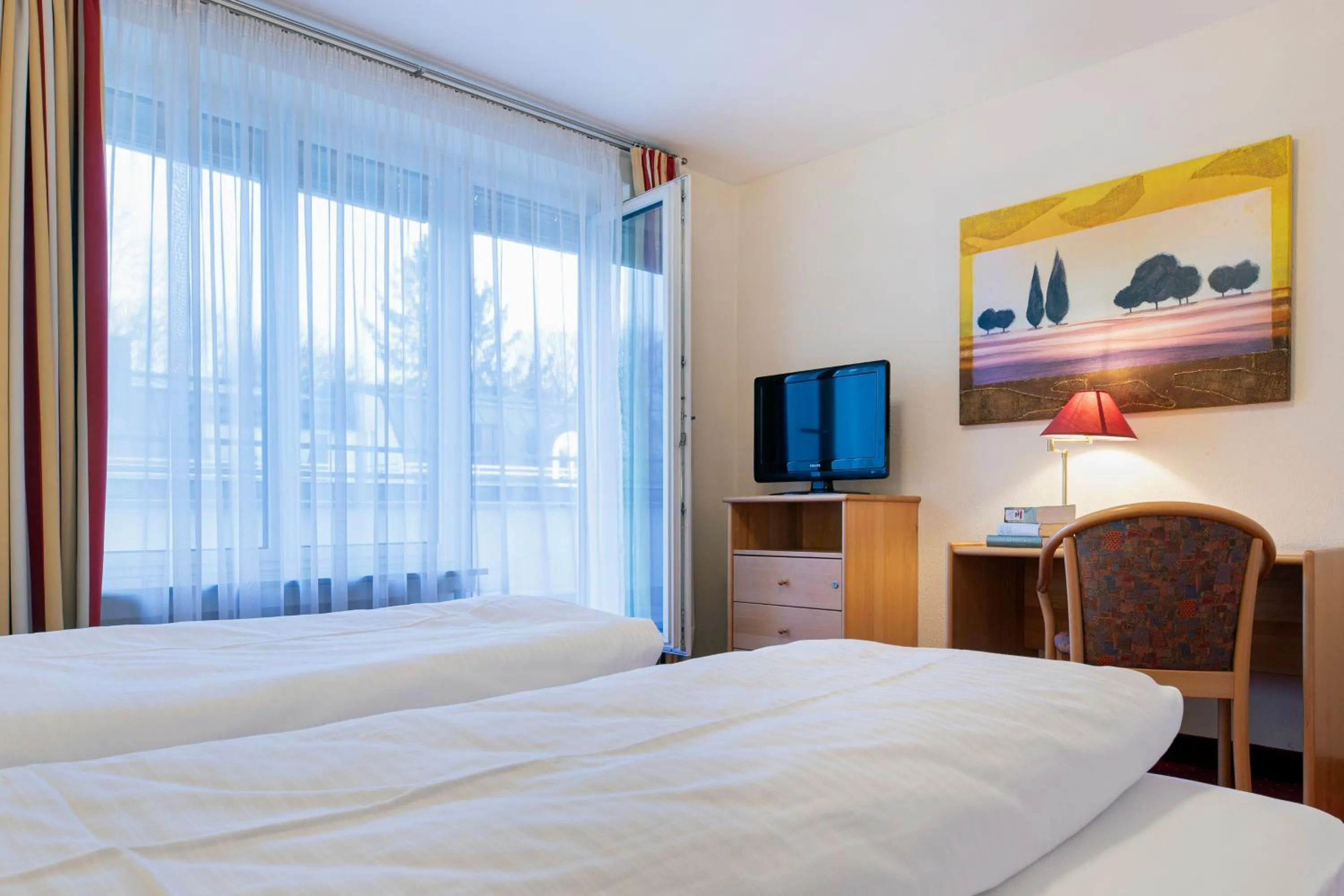 Balcony/Terrace, Bed in Hotel Biederstein am Englischen Garten