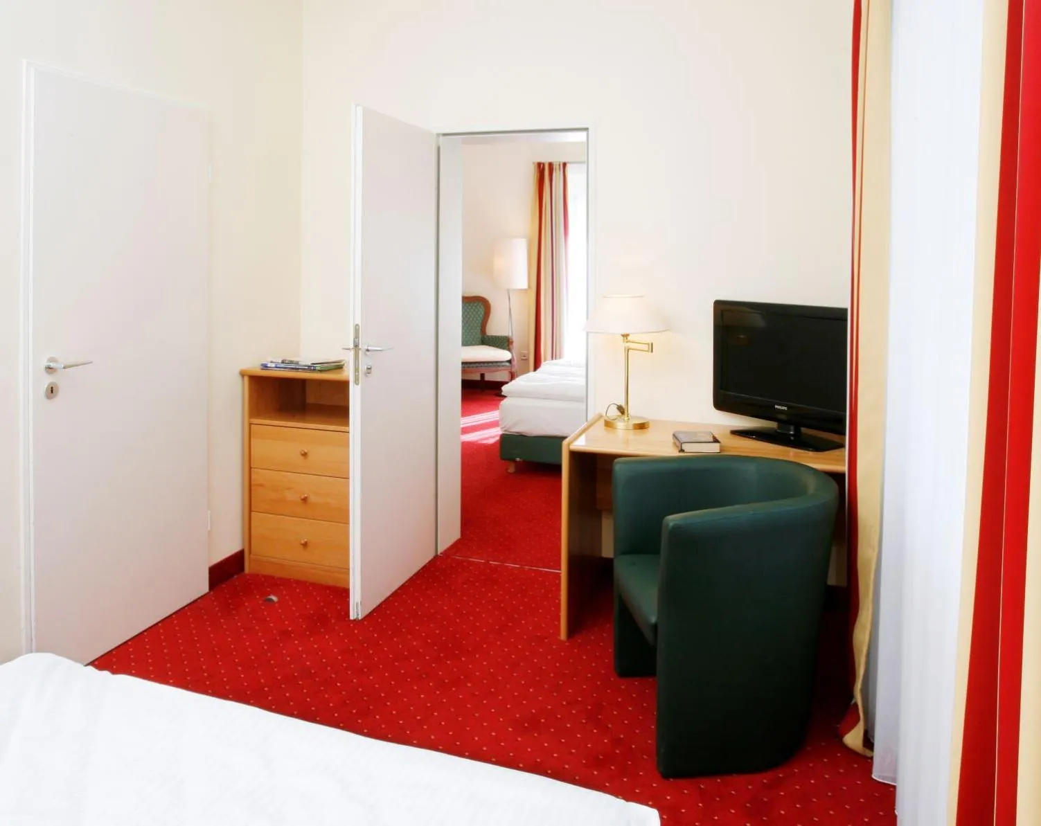 Photo of the whole room, Bed in Hotel Biederstein am Englischen Garten