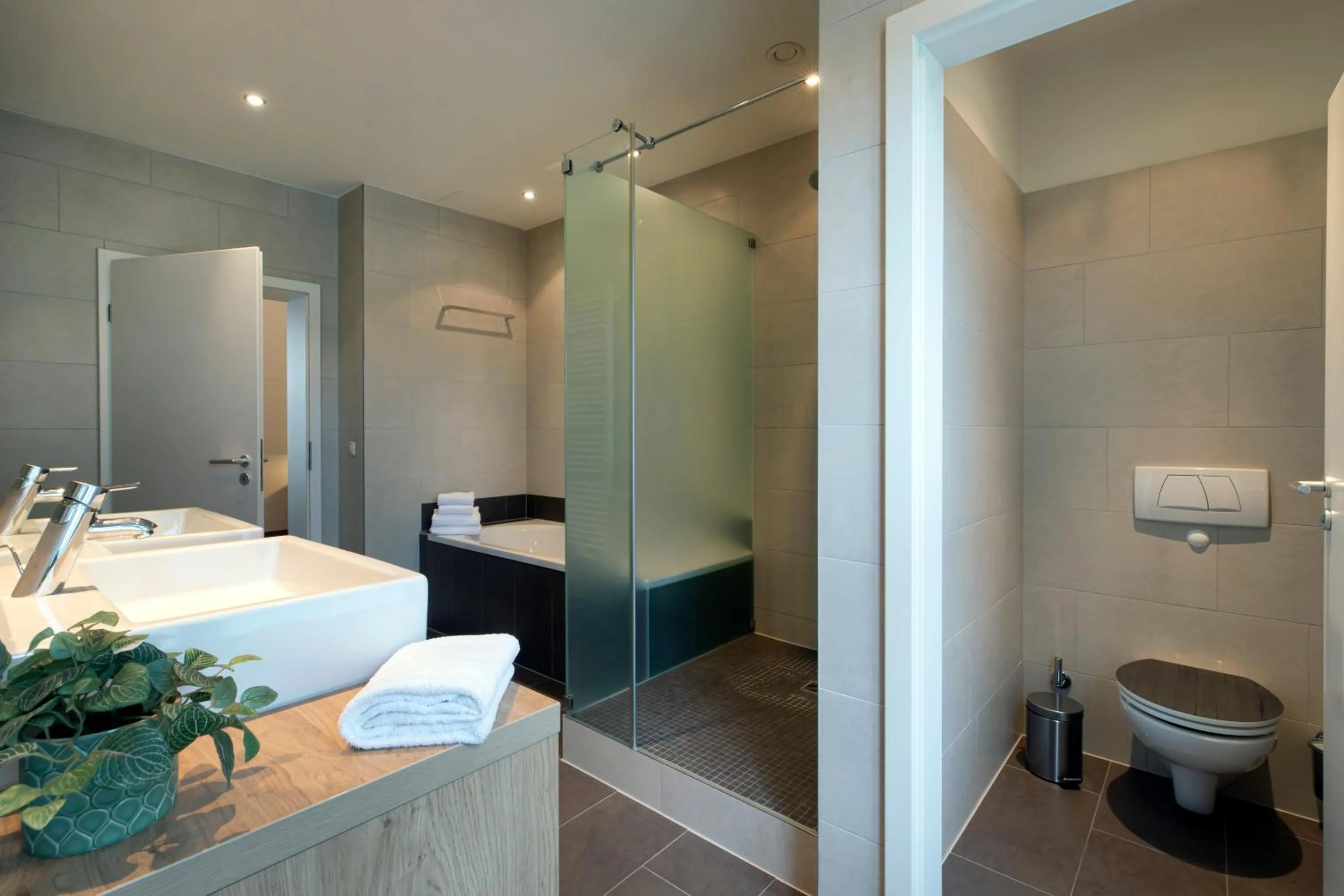 Bathroom in Hotel Biederstein am Englischen Garten