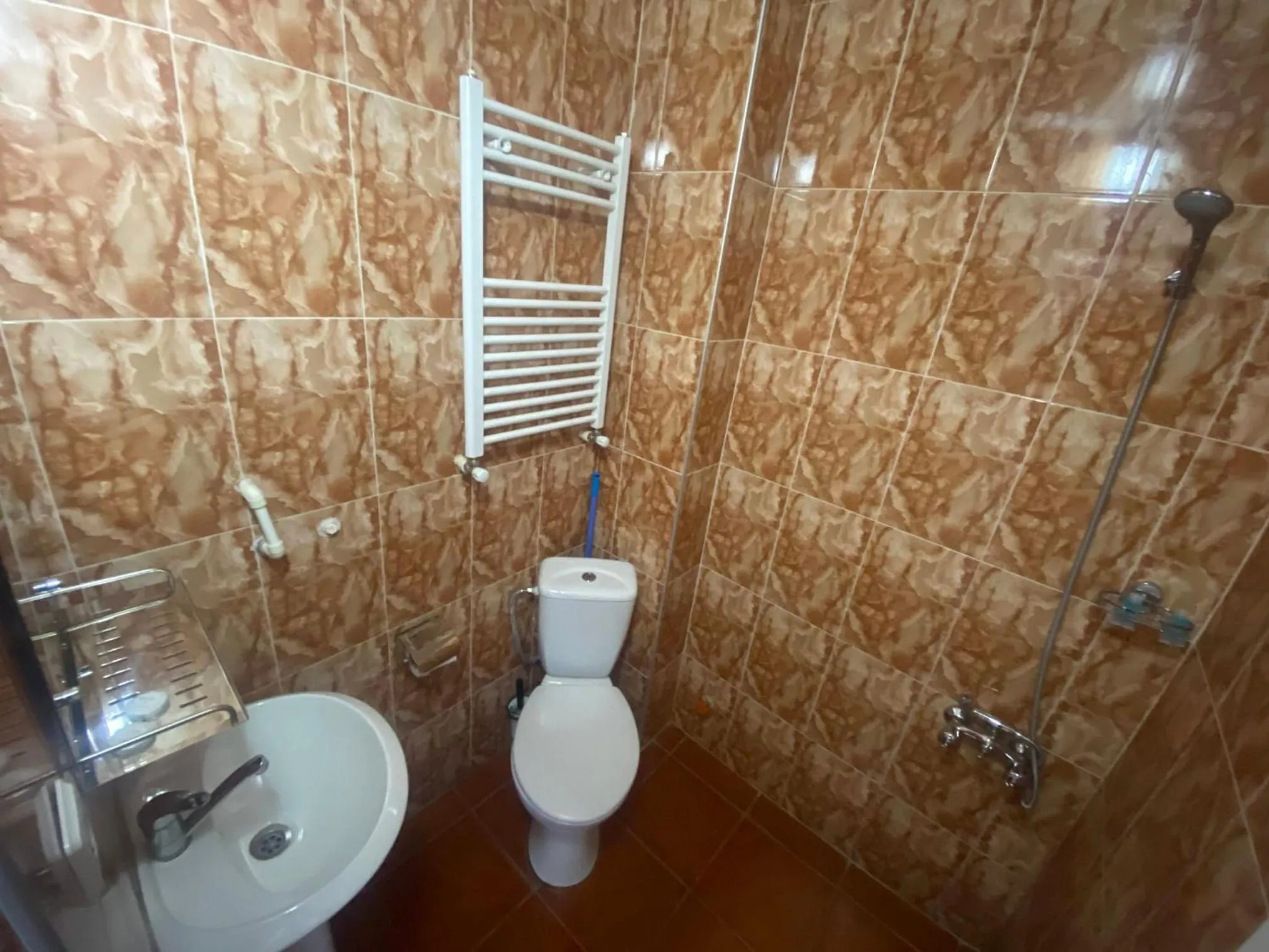 Bathroom in Hotel G & J