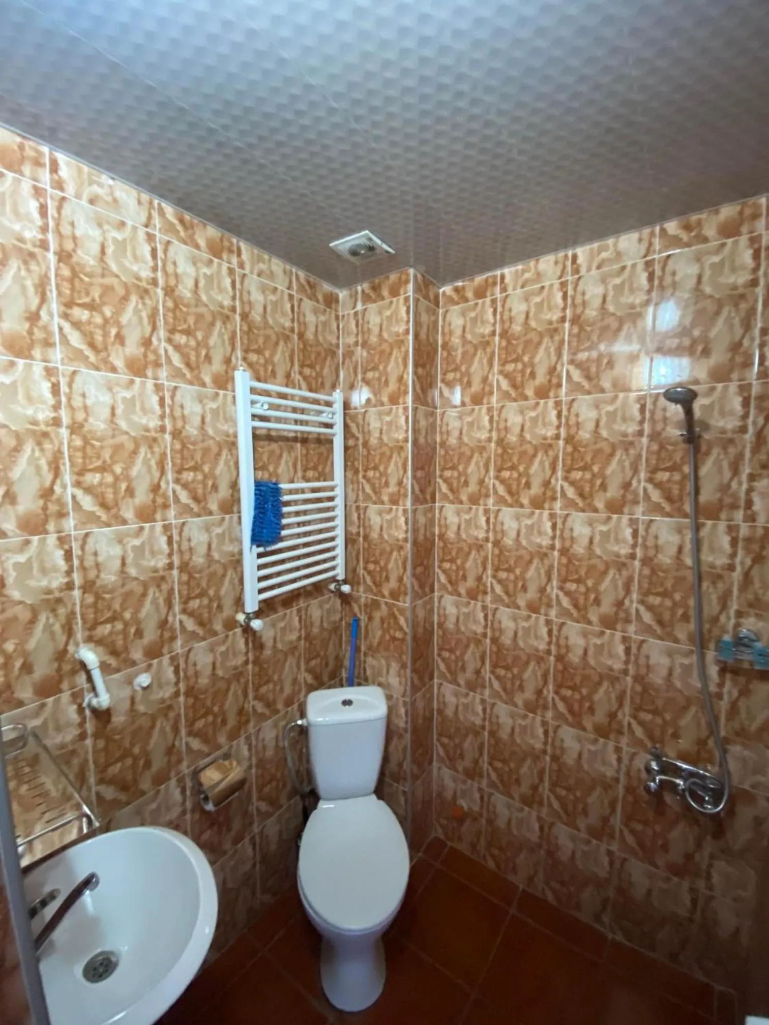 Bathroom in Hotel G & J