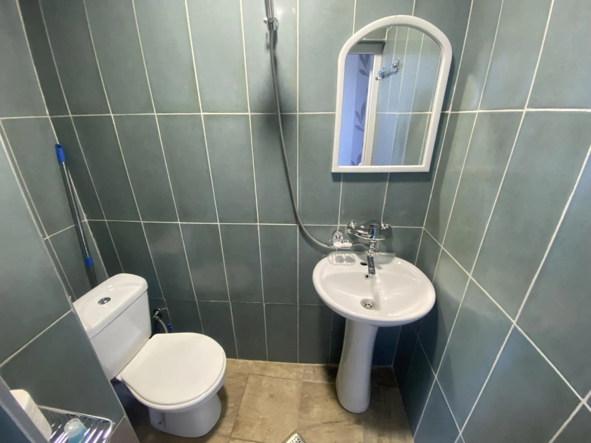 Bathroom in Hotel G & J