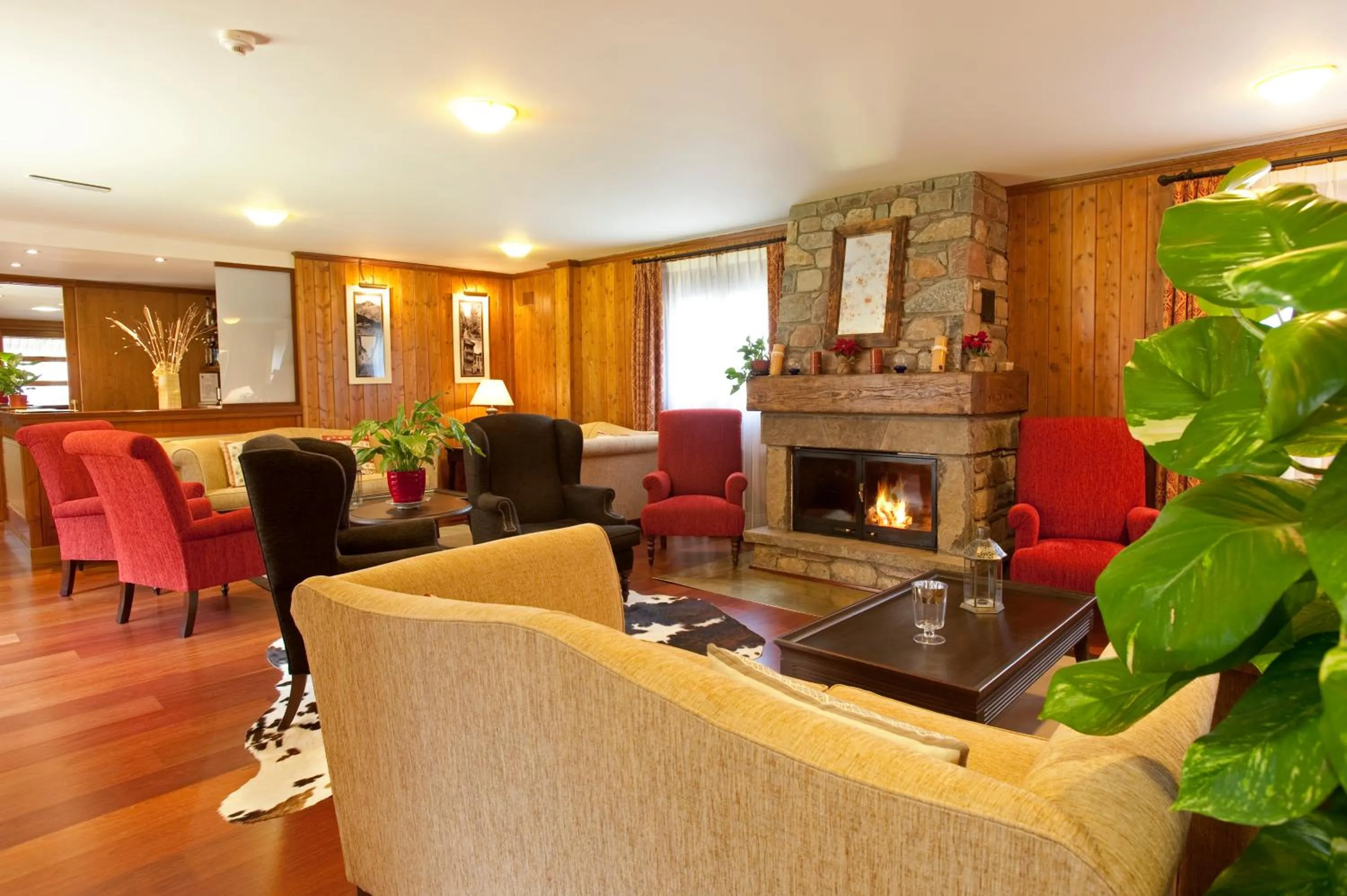 Communal lounge/ TV room in Hotel Diamó