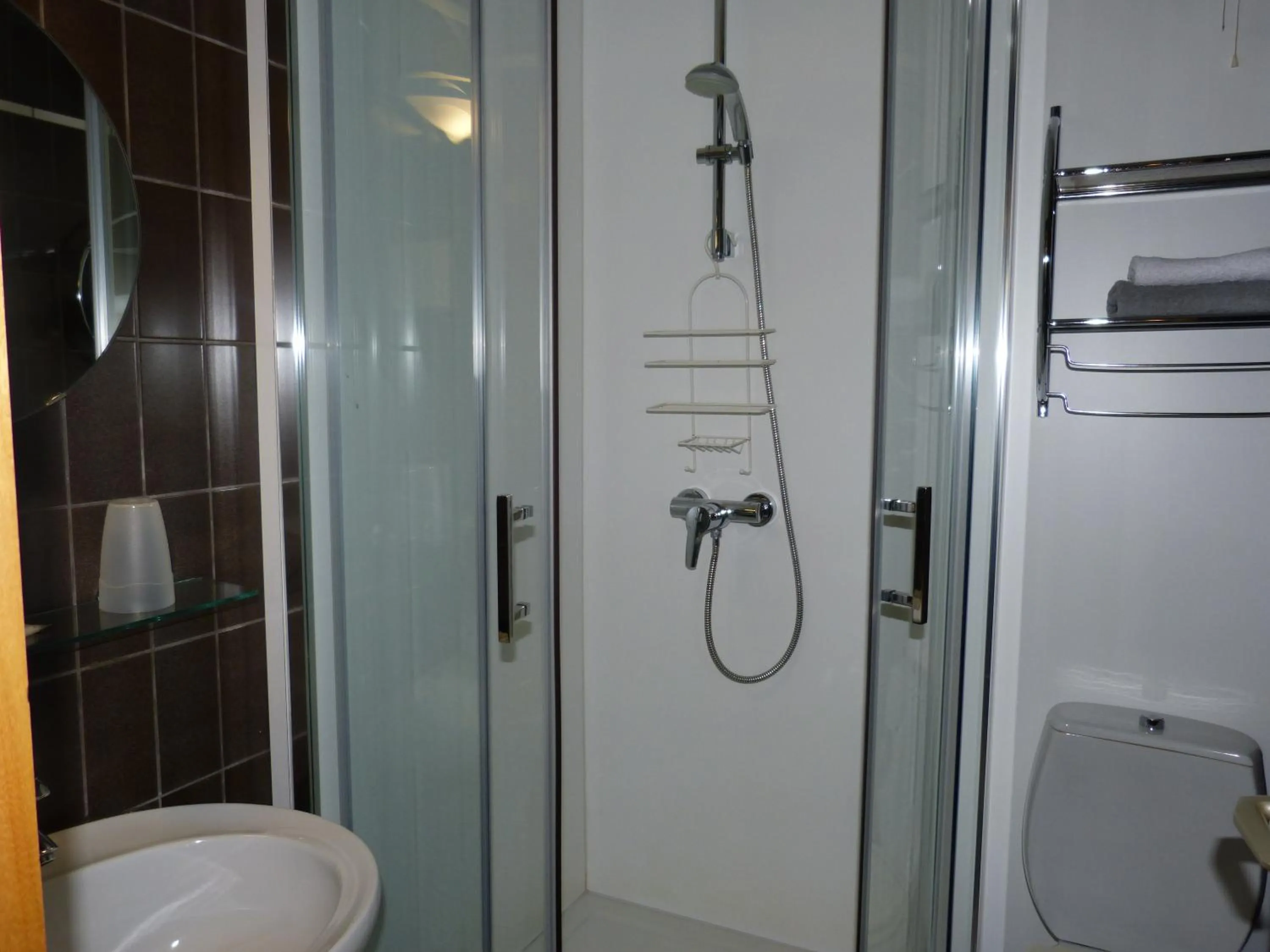 Shower in L'Horizon Studios & Apparts