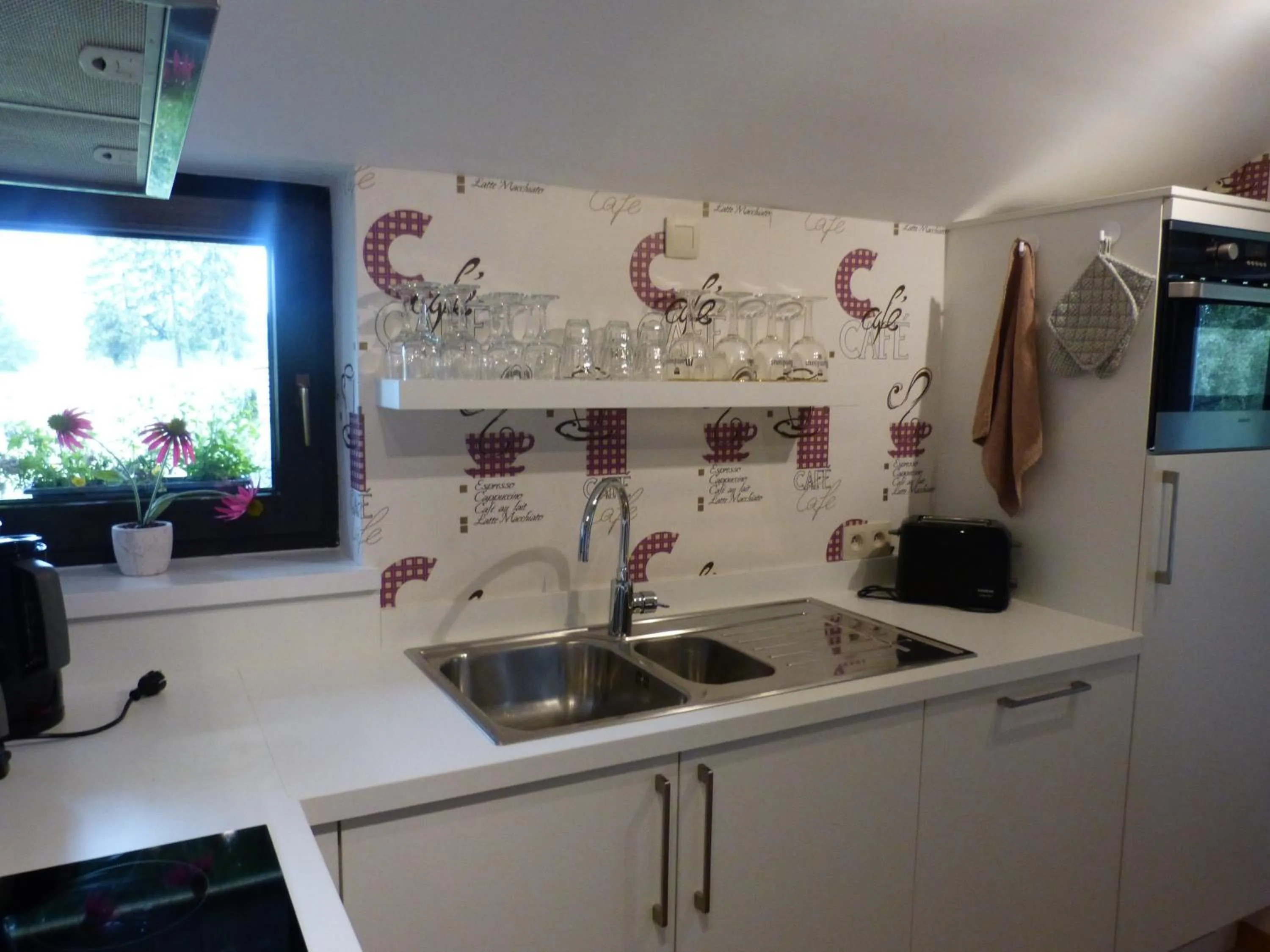 Food and drinks in L'Horizon Studios & Apparts