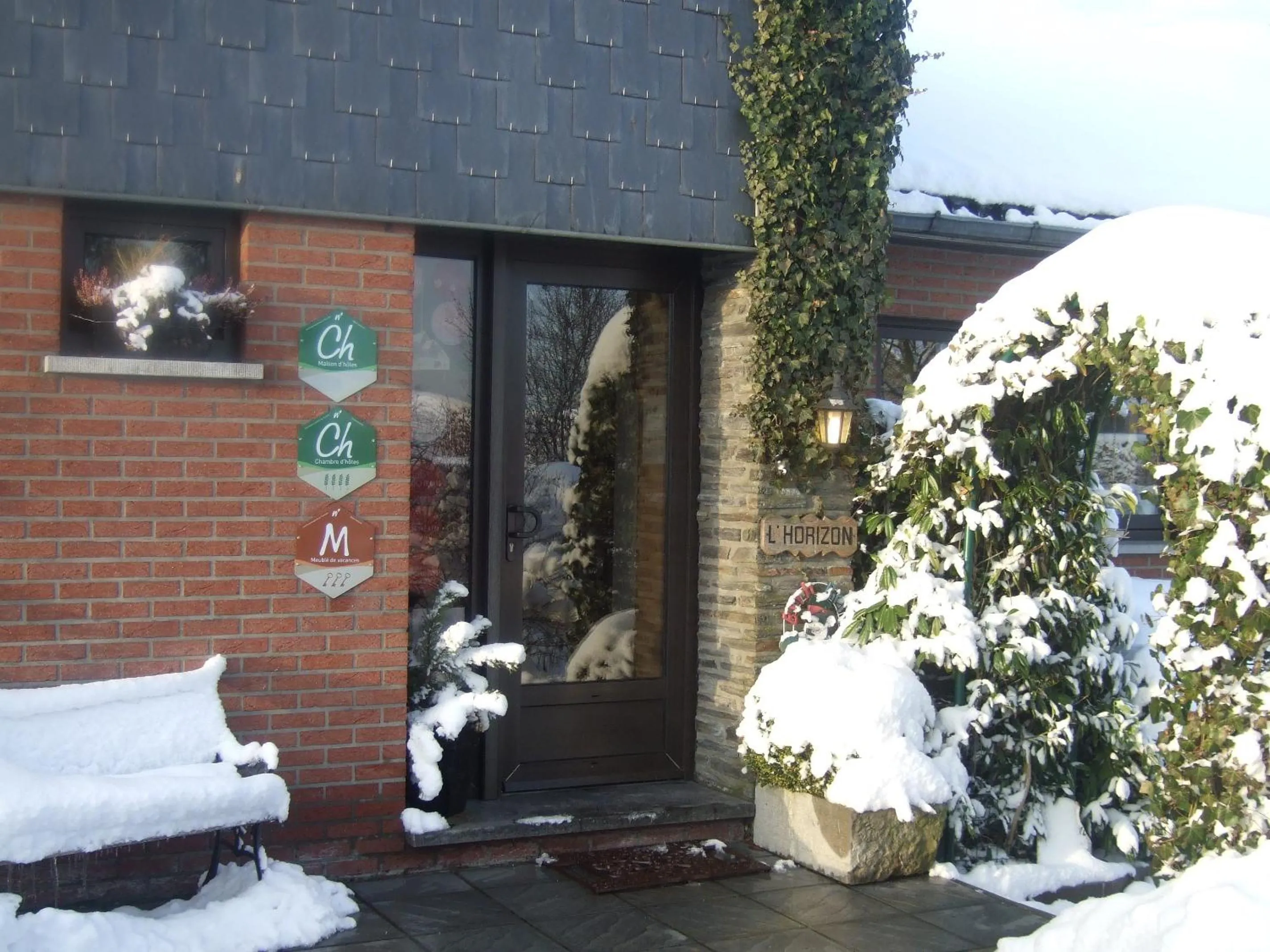 Facade/entrance in L'Horizon Studios & Apparts