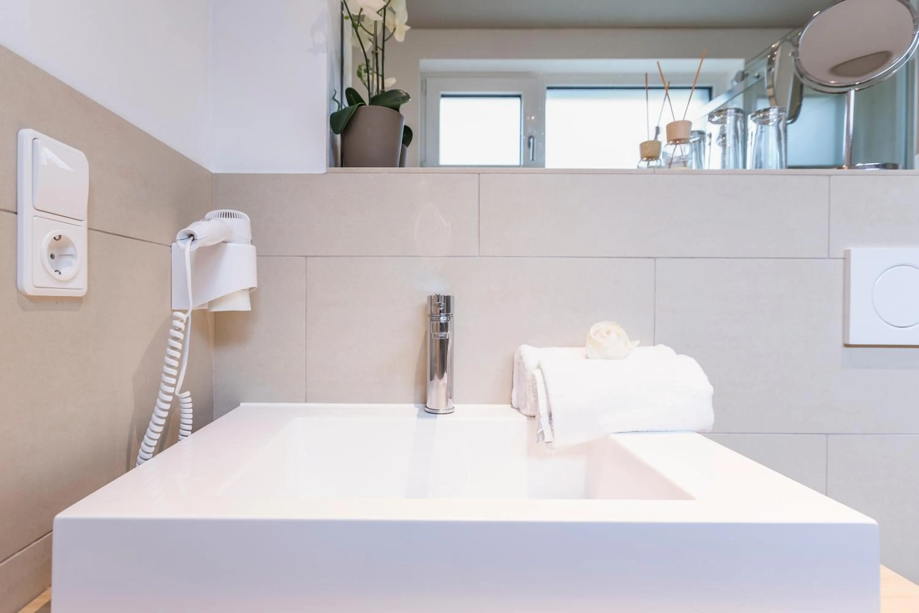 Bathroom, Bed in Room 4 & 5 Apartments