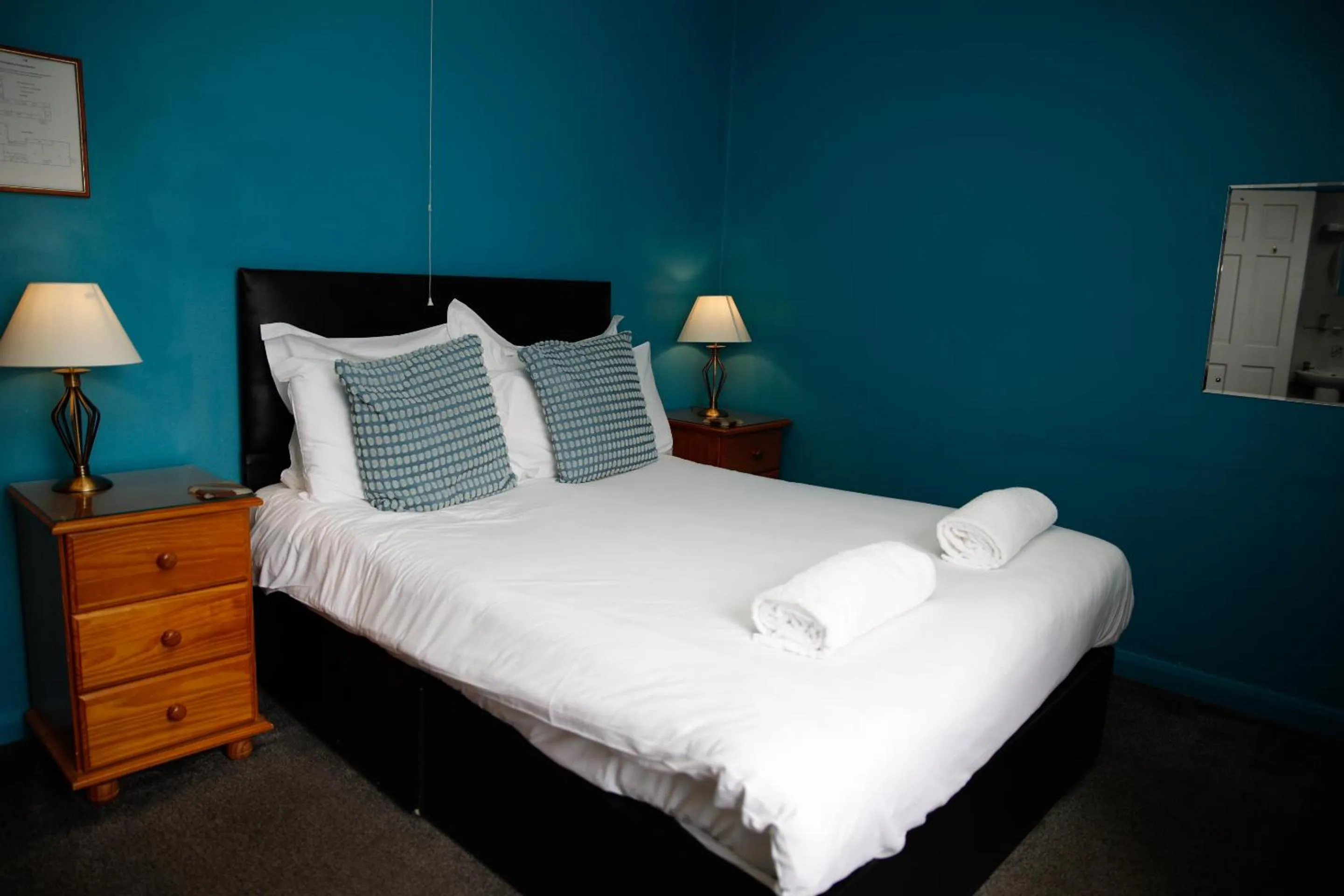 Bedroom, Bed in The Old Ship Aground