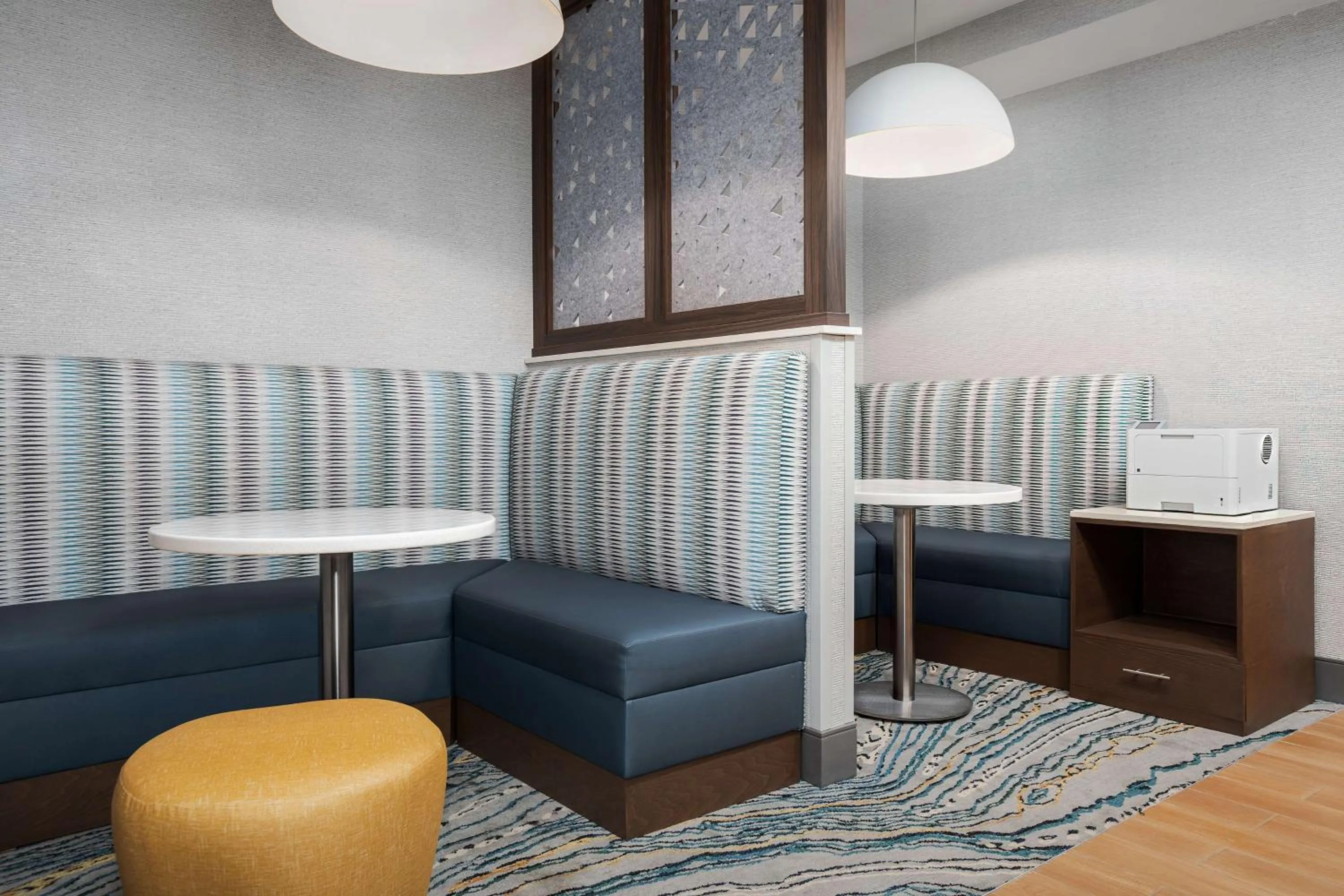 Meeting/conference room in Hampton Inn & Suites Atlanta-Six Flags