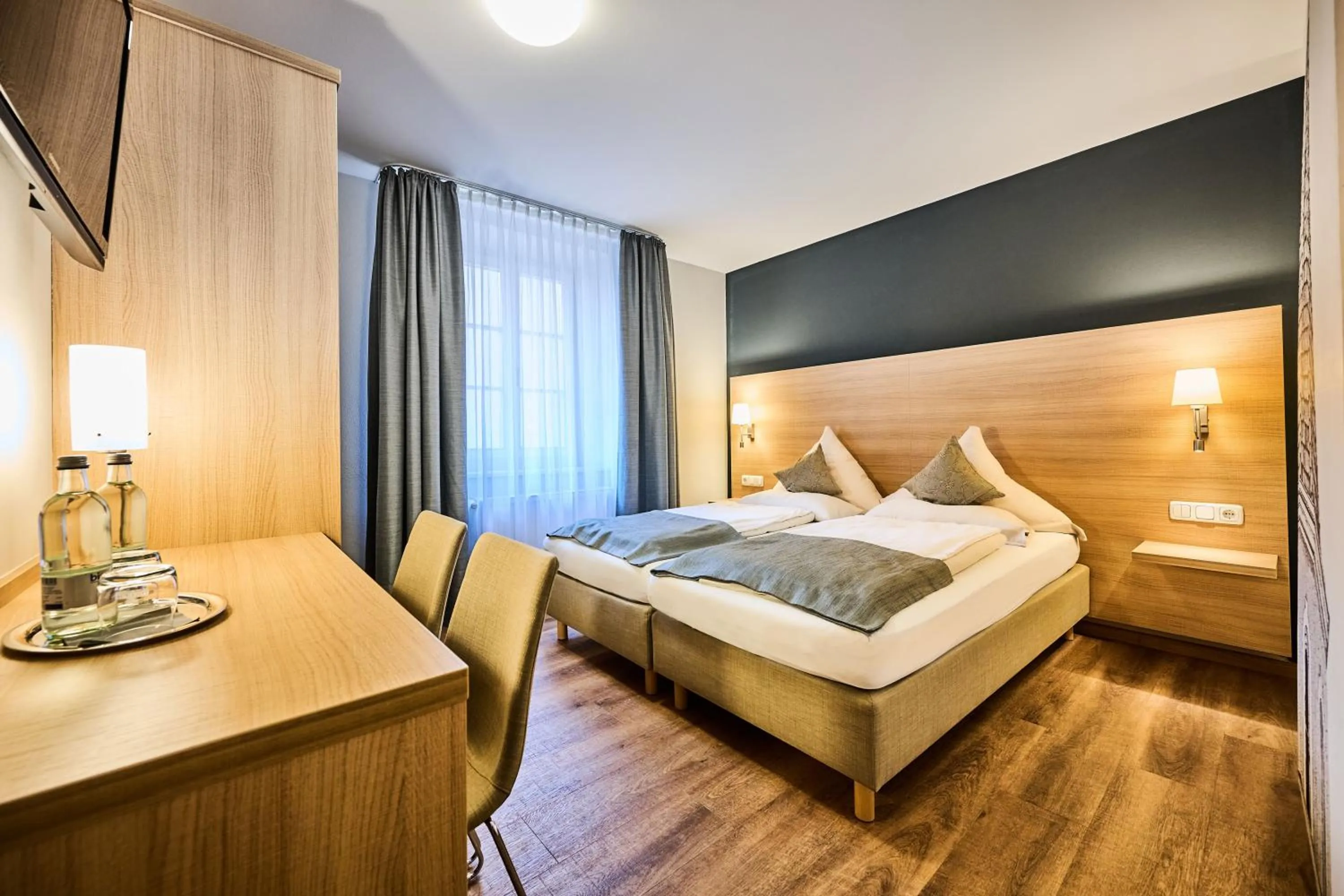 Bedroom, Bed in Hotel & Gasthaus DAS RÖHRL Straubing