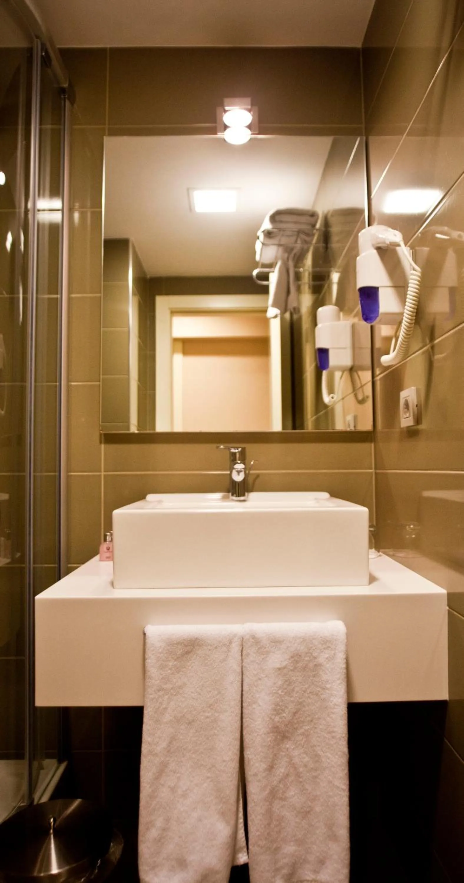 The New Hotel Zeybek