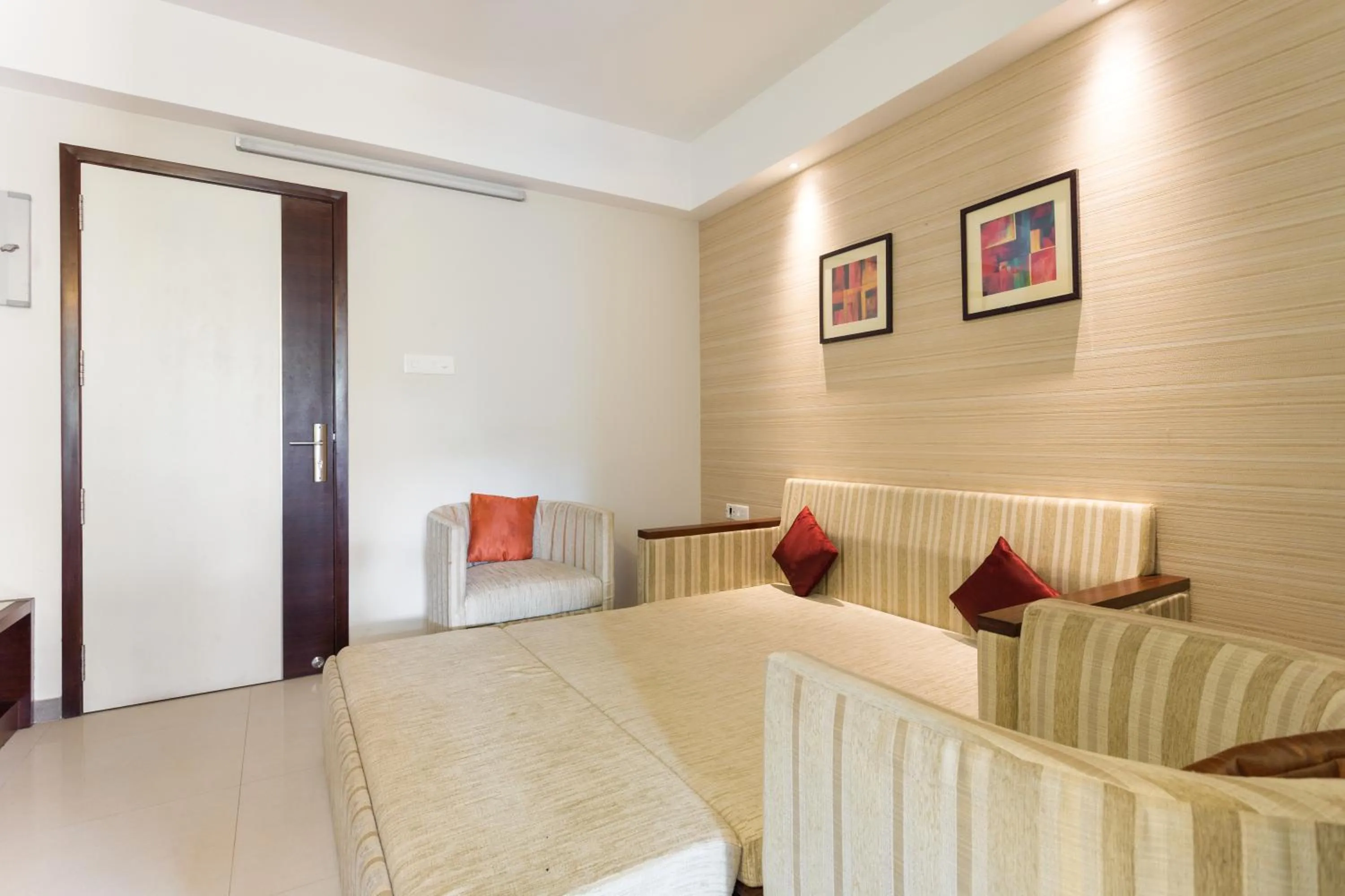 D Homz Suites