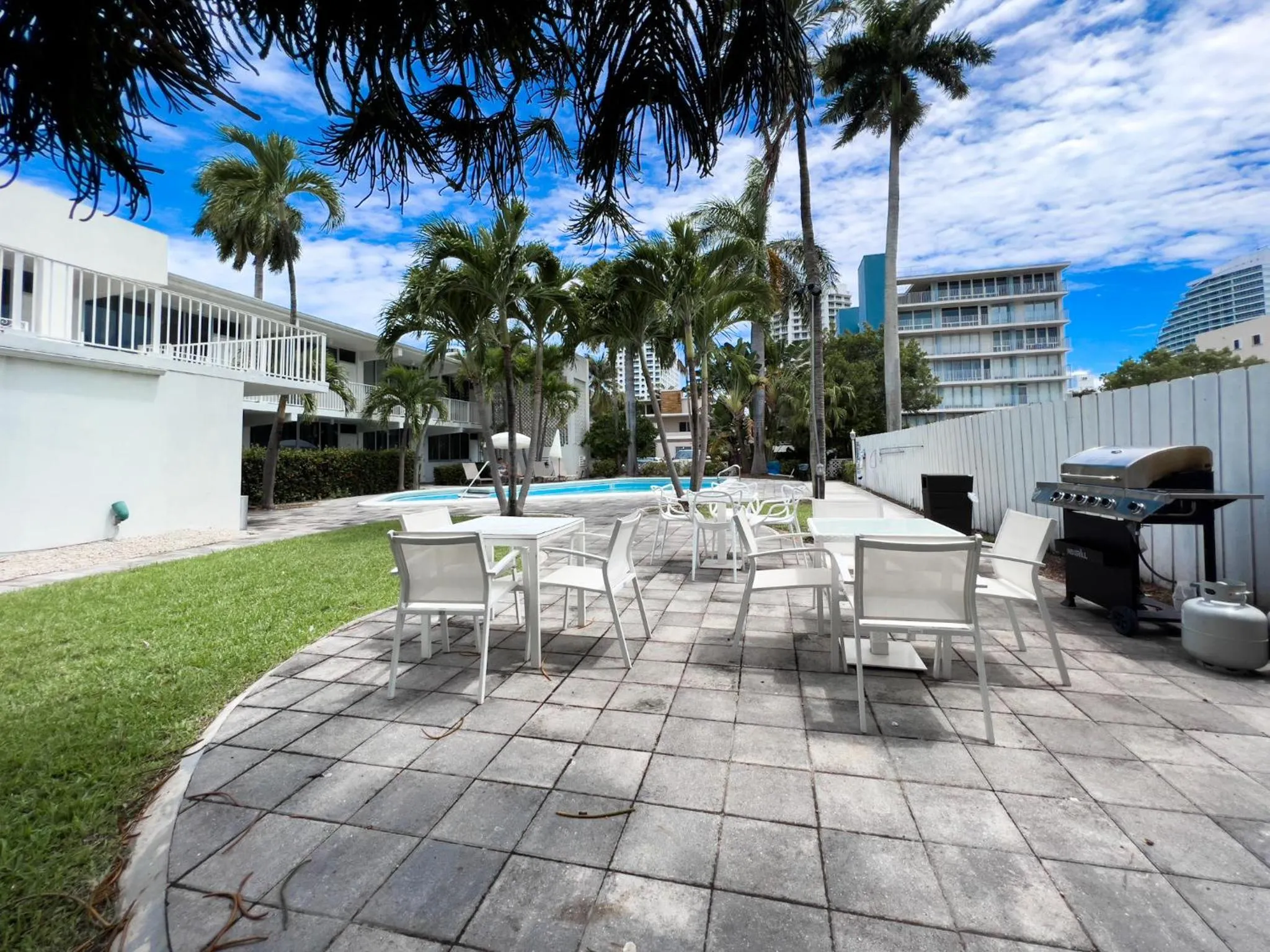 BBQ facilities in Beach Gardens