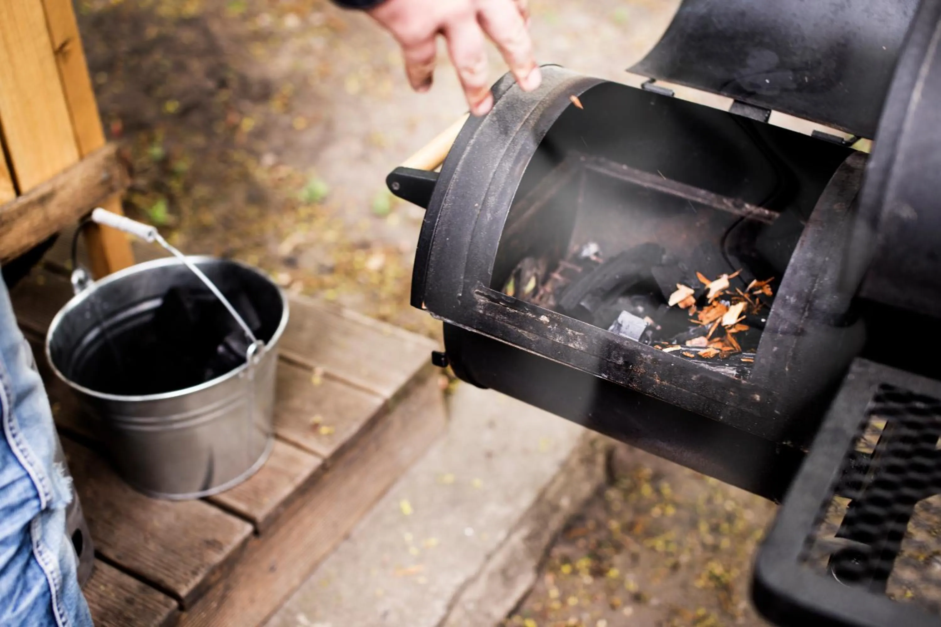 BBQ facilities in Downtown Forest Hostel & Camping