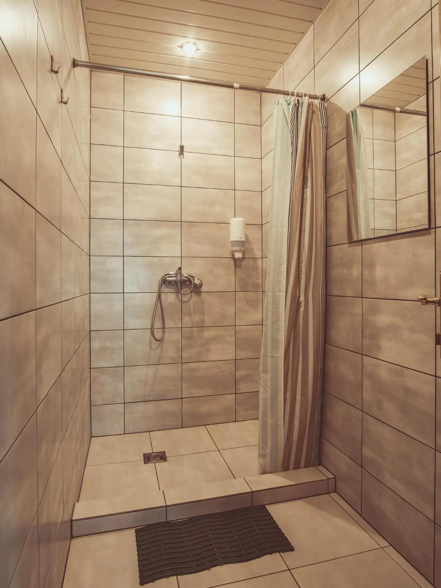 Shower in Downtown Forest Hostel & Camping