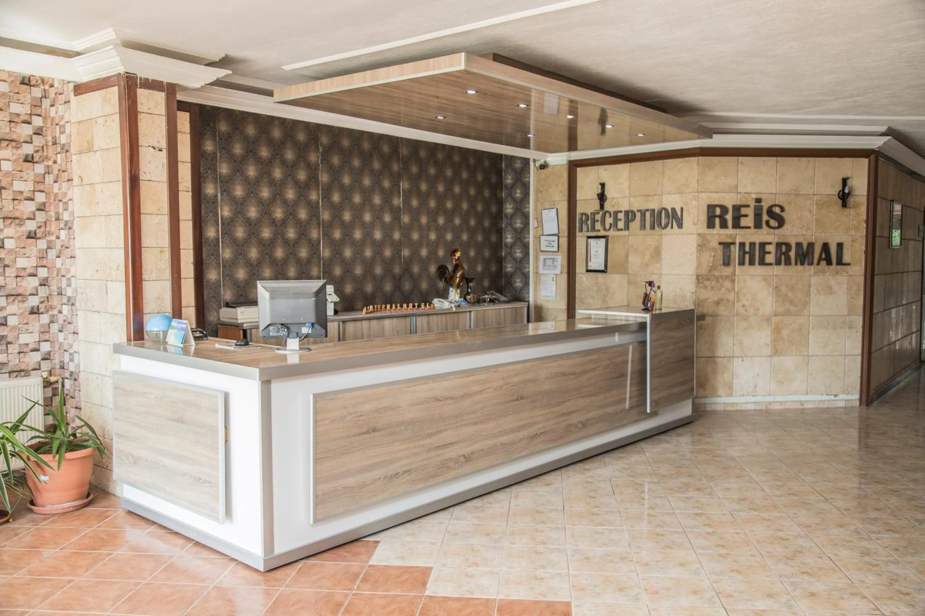 Lobby or reception in Reis Thermal Otel