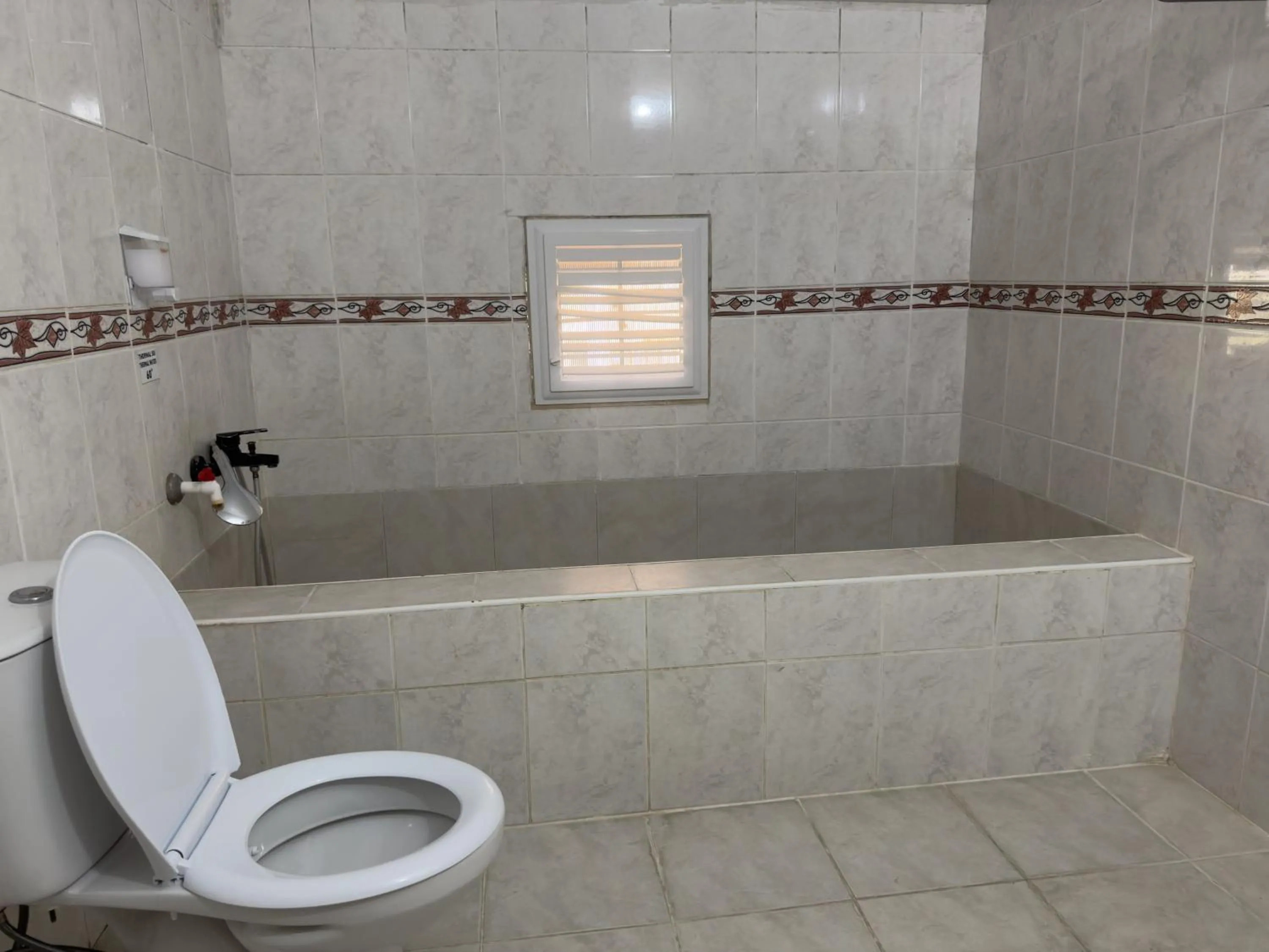 Hot Spring Bath in Reis Thermal Otel