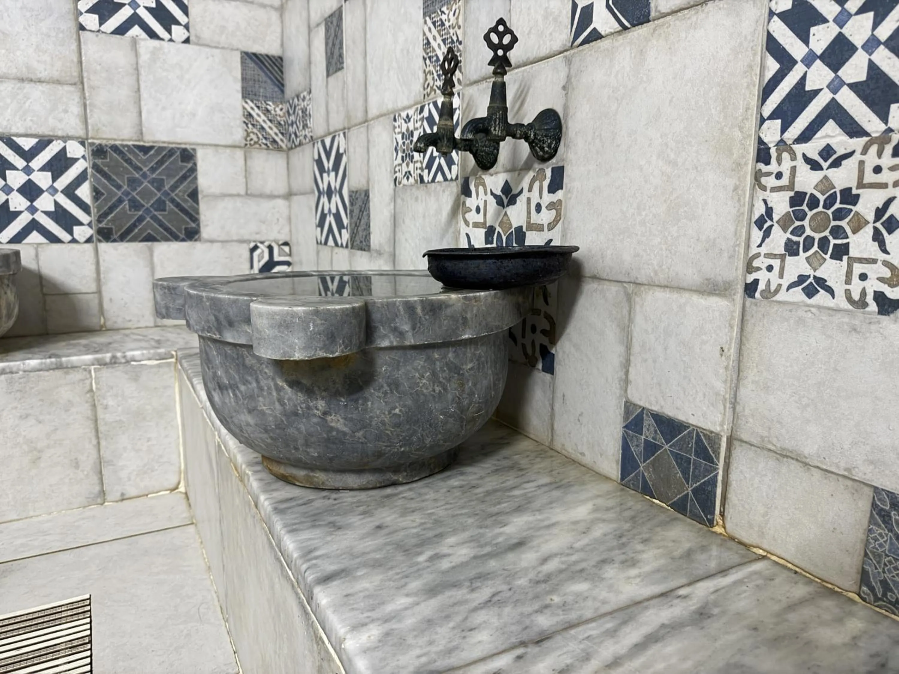 Steam room in Reis Thermal Otel