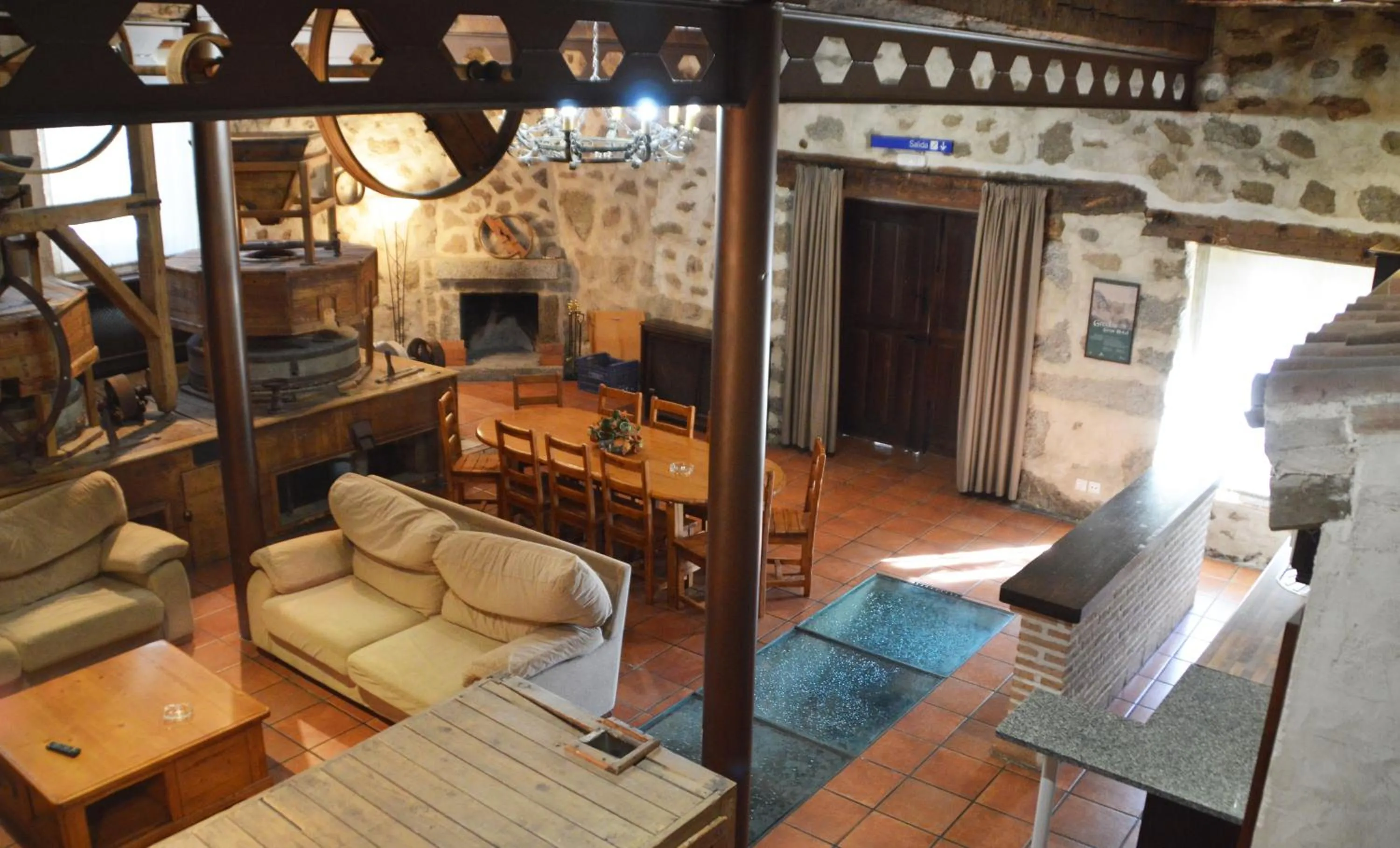 Communal lounge/ TV room in Casa Rural El Molino I