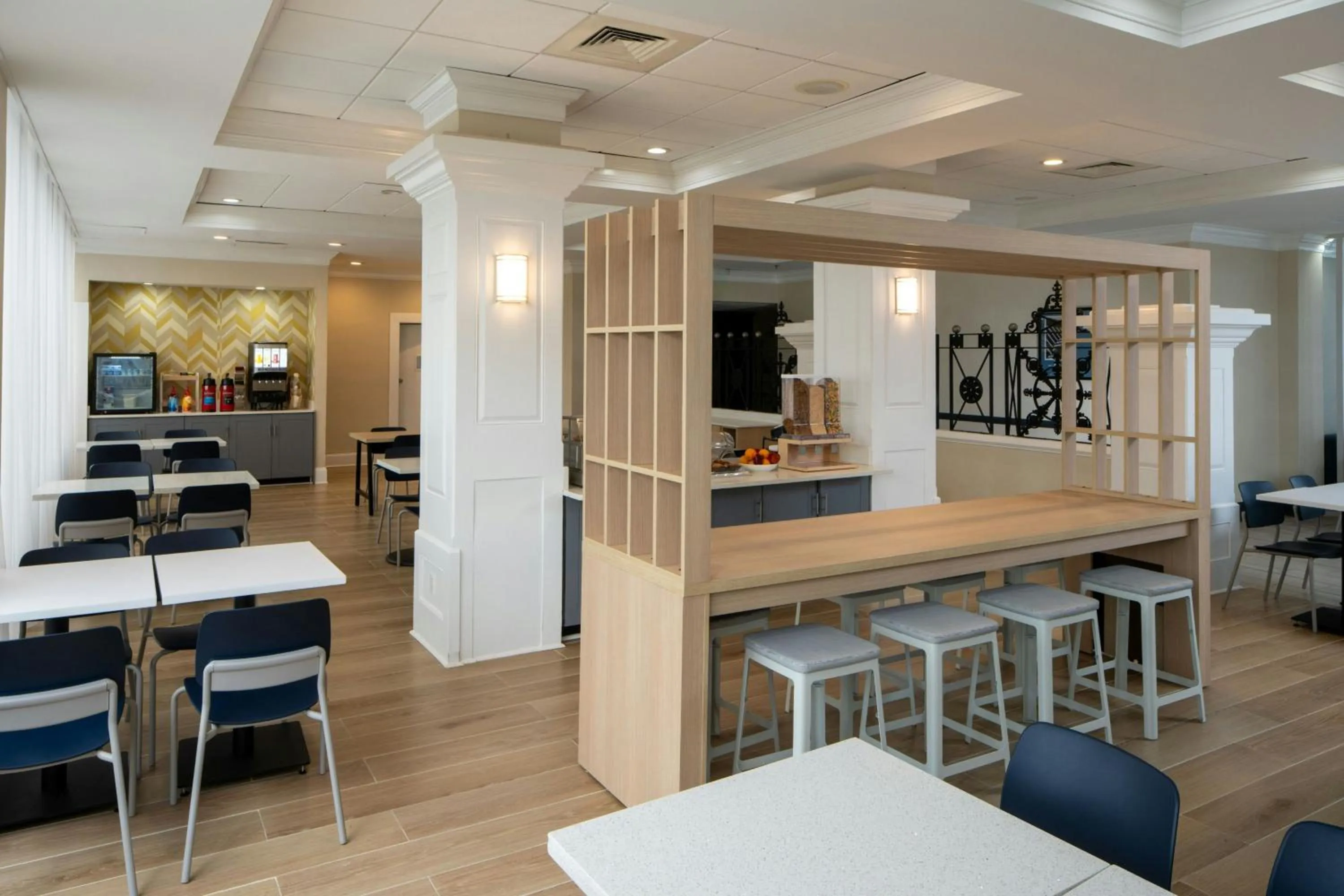 Breakfast in City Express by Marriott New Orleans 1-10