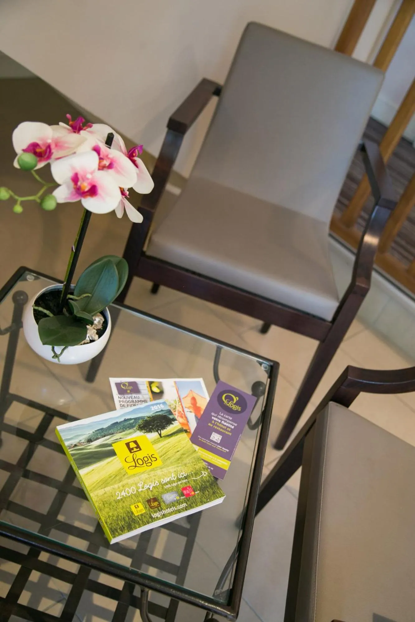 Decorative detail in Logis Hôtel Auberge de la Rose