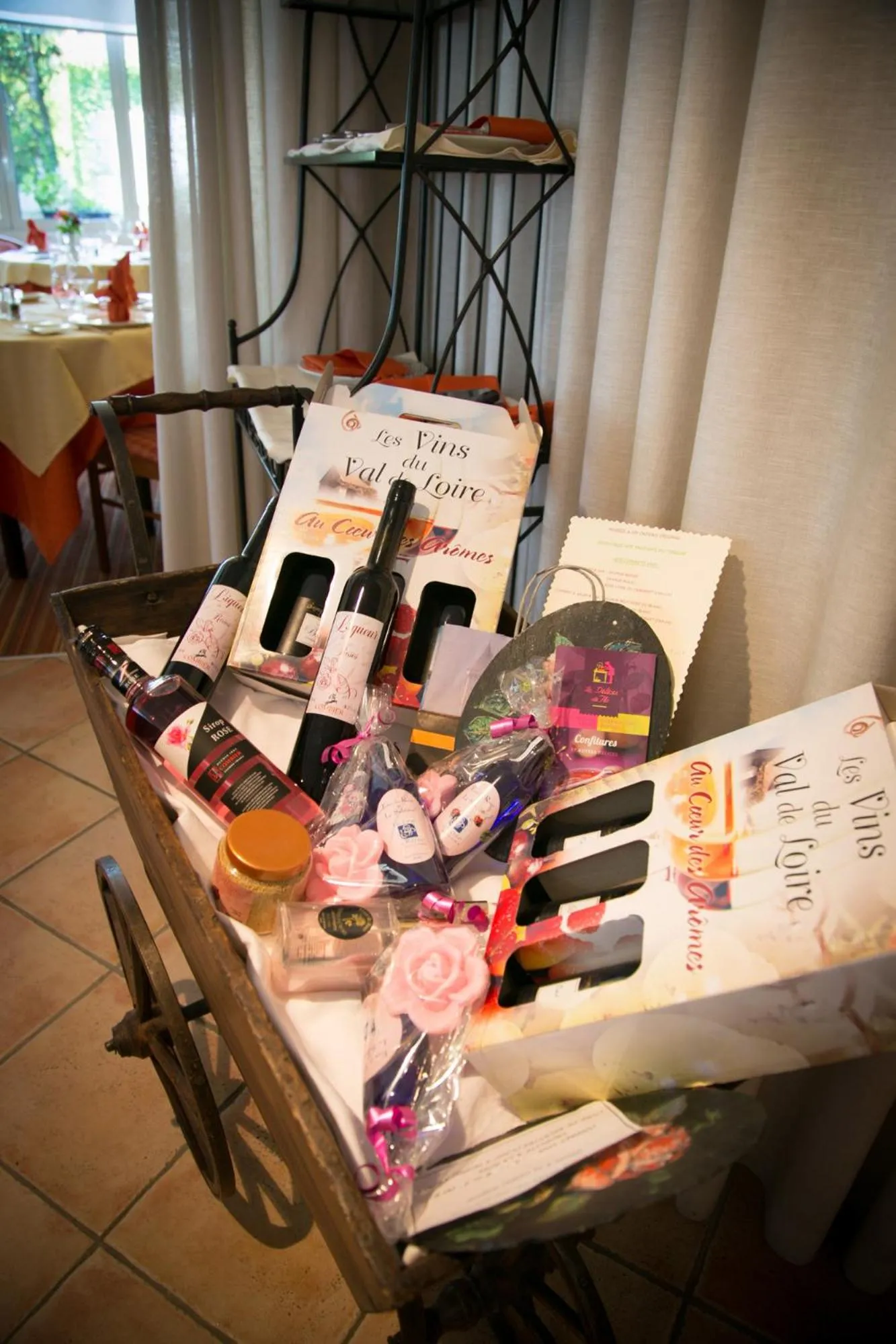 On-site shops in Logis Hôtel Auberge de la Rose