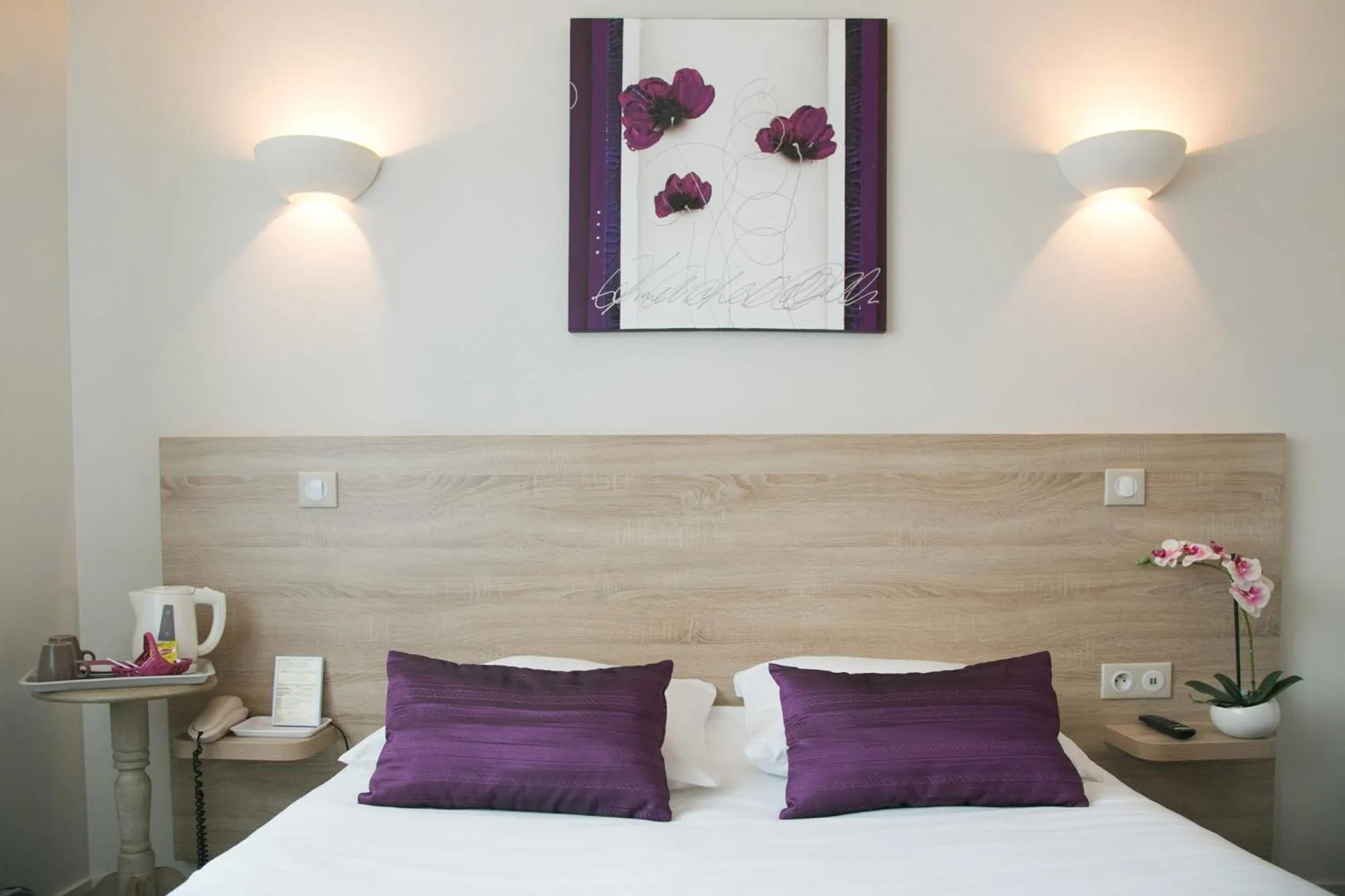 Photo of the whole room, Bed in Logis Hôtel Auberge de la Rose