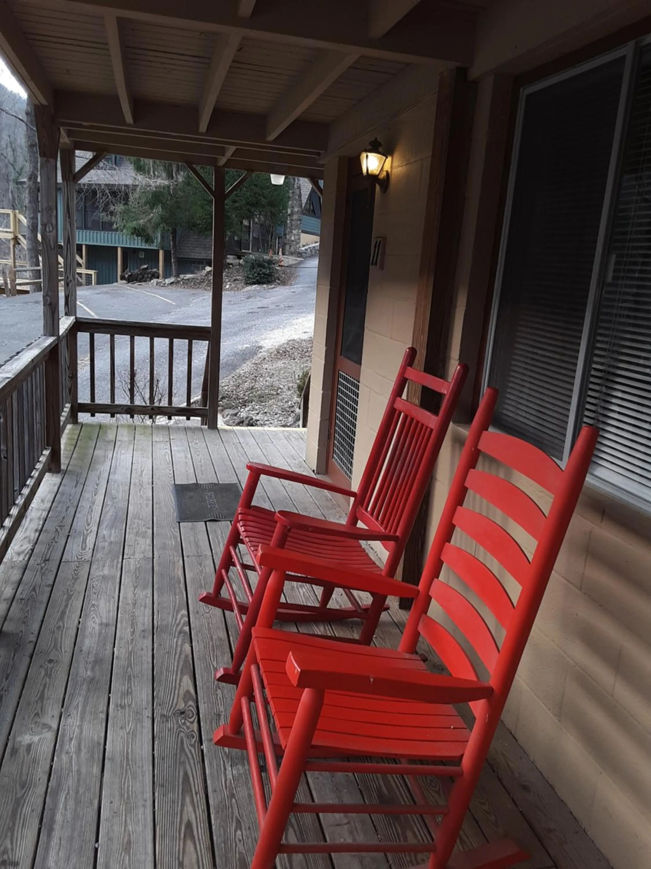 The Evening Shade River Lodge and Cabins