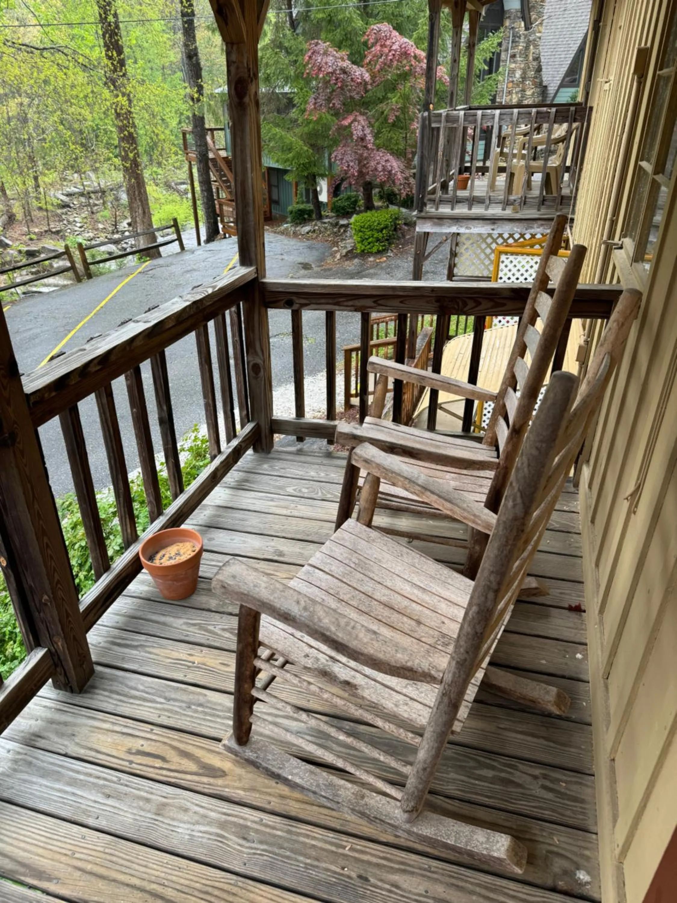 The Evening Shade River Lodge and Cabins