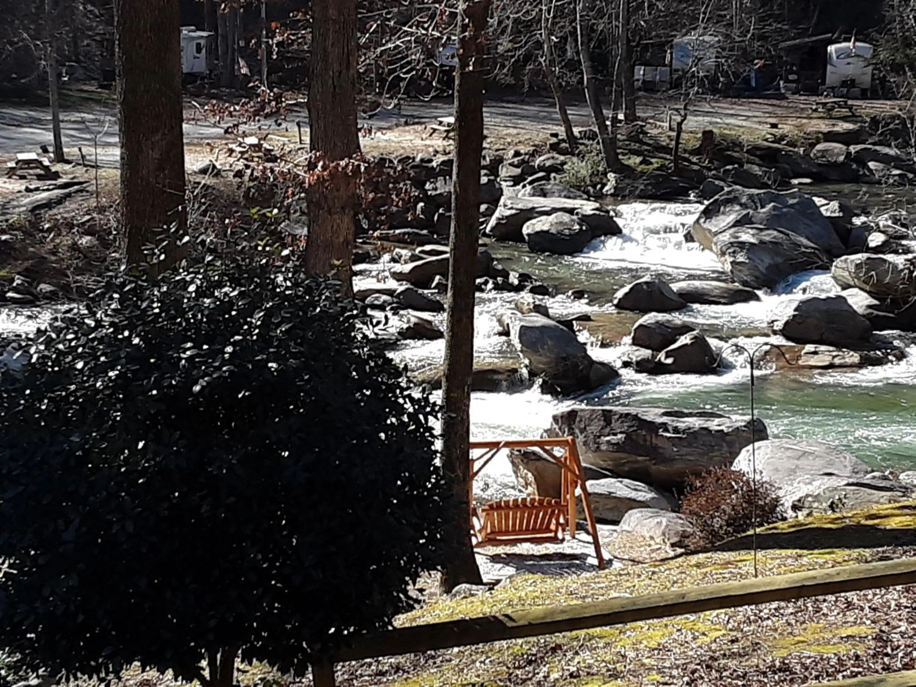 The Evening Shade River Lodge and Cabins