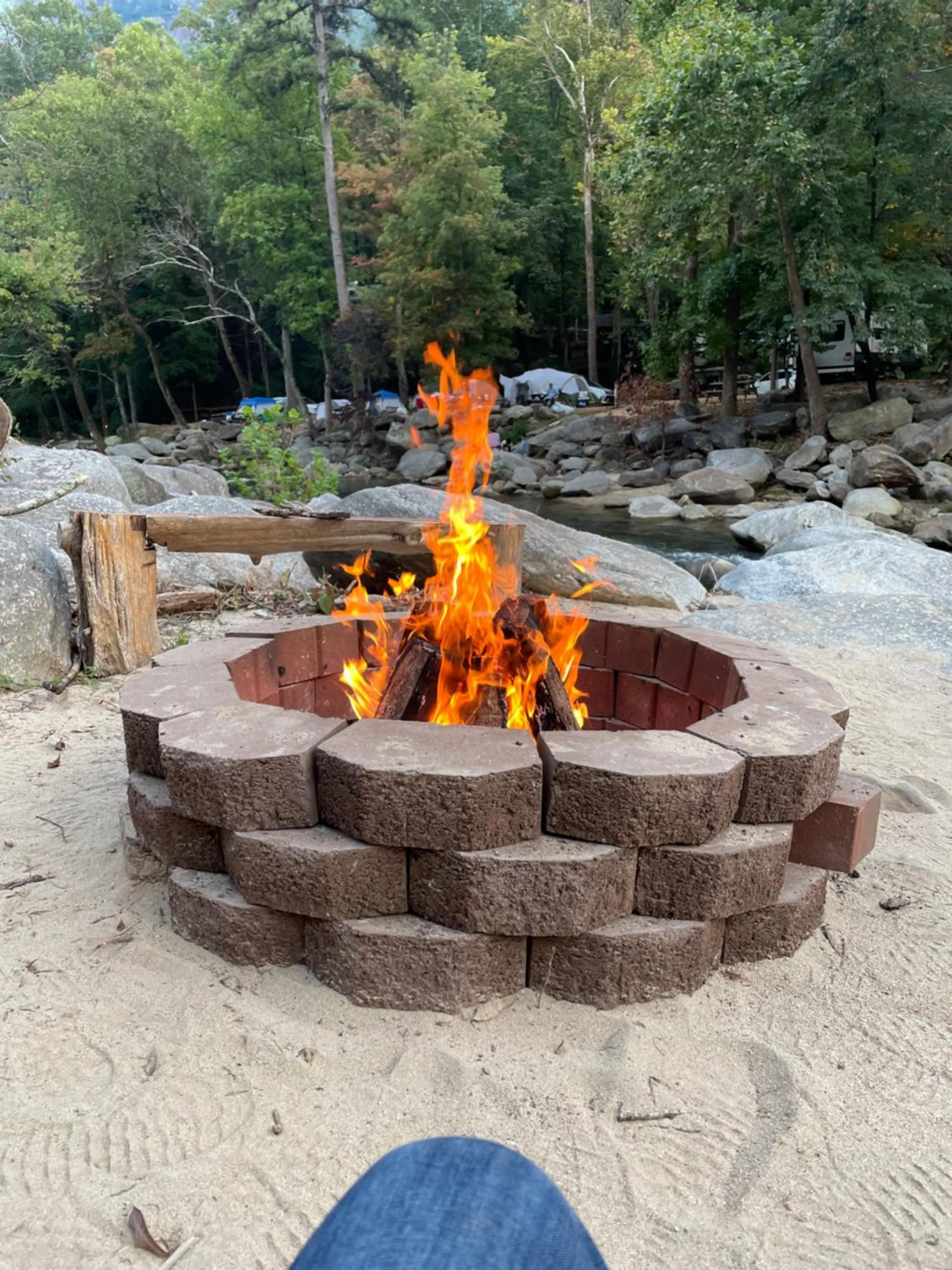 The Evening Shade River Lodge and Cabins