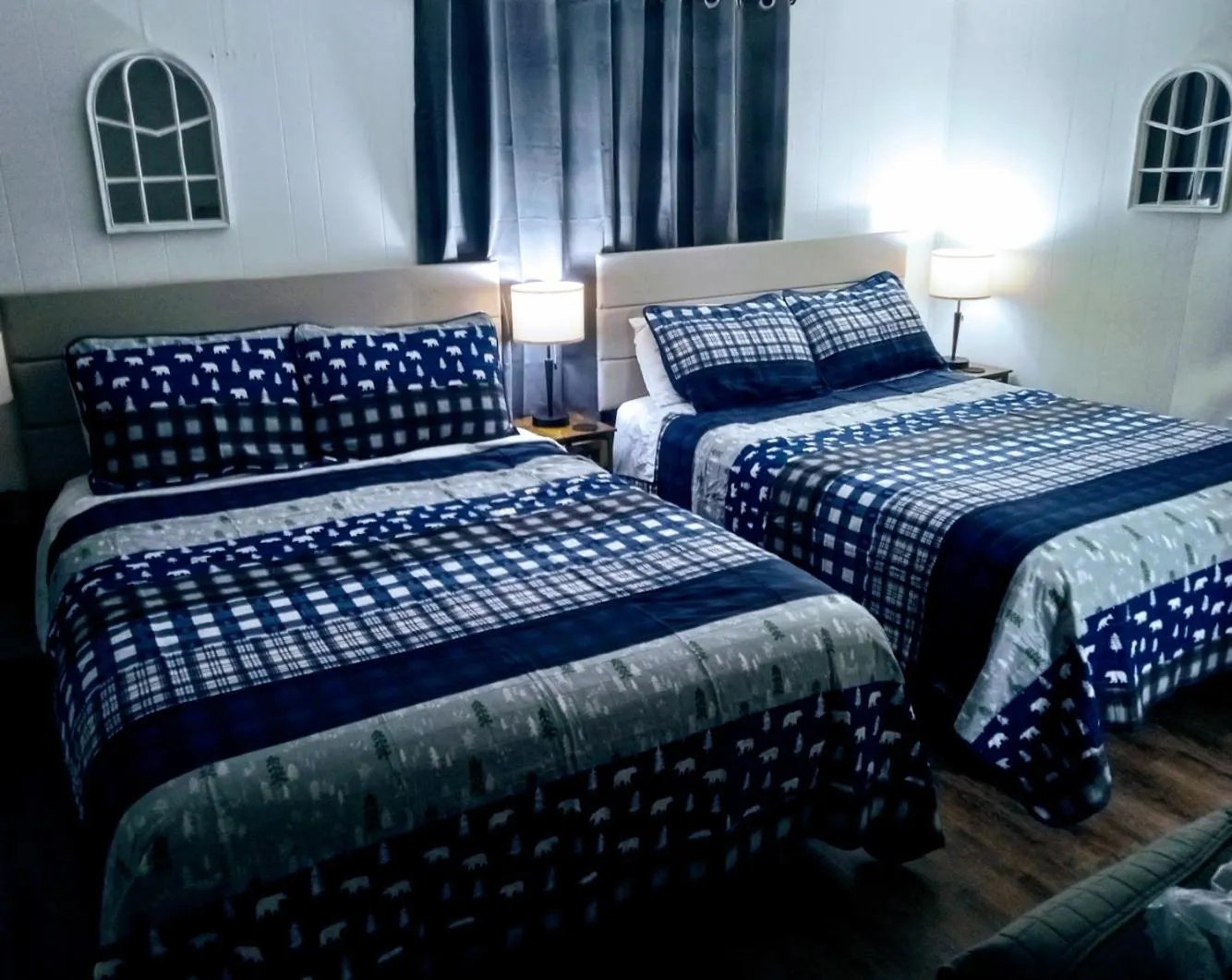 Bed in The Evening Shade River Lodge and Cabins