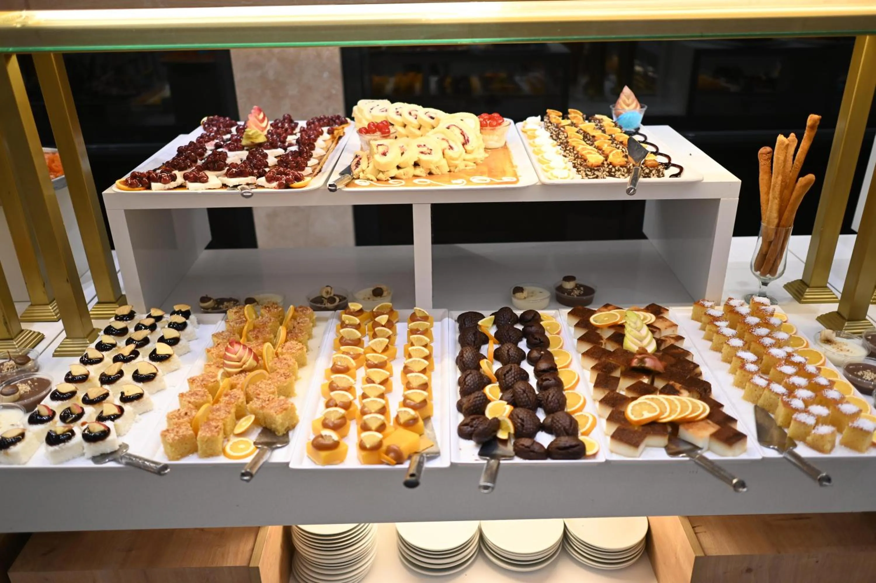 Food and drinks in Tripolis Hotel