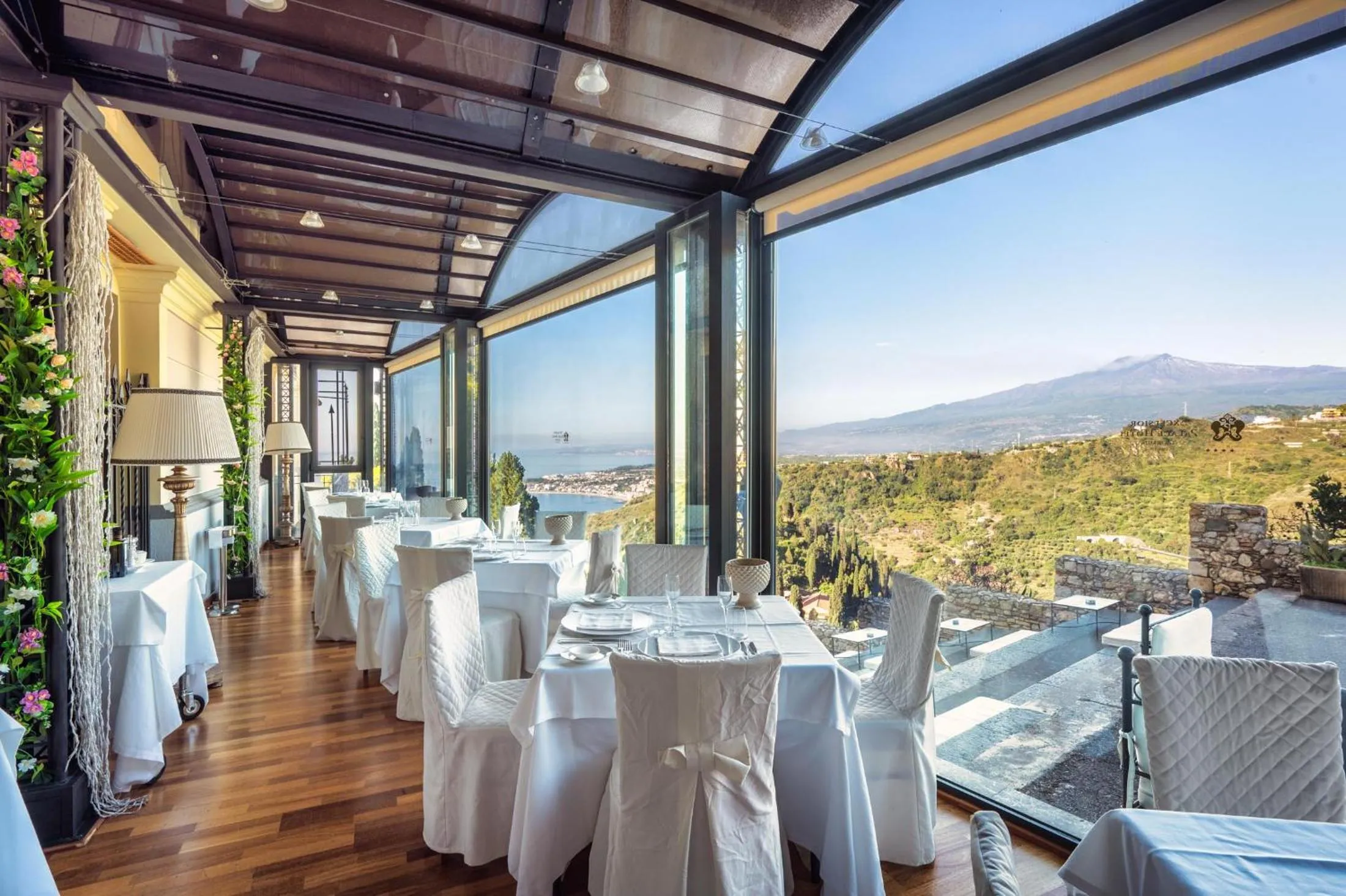 Restaurant/places to eat in Excelsior Palace Hotel