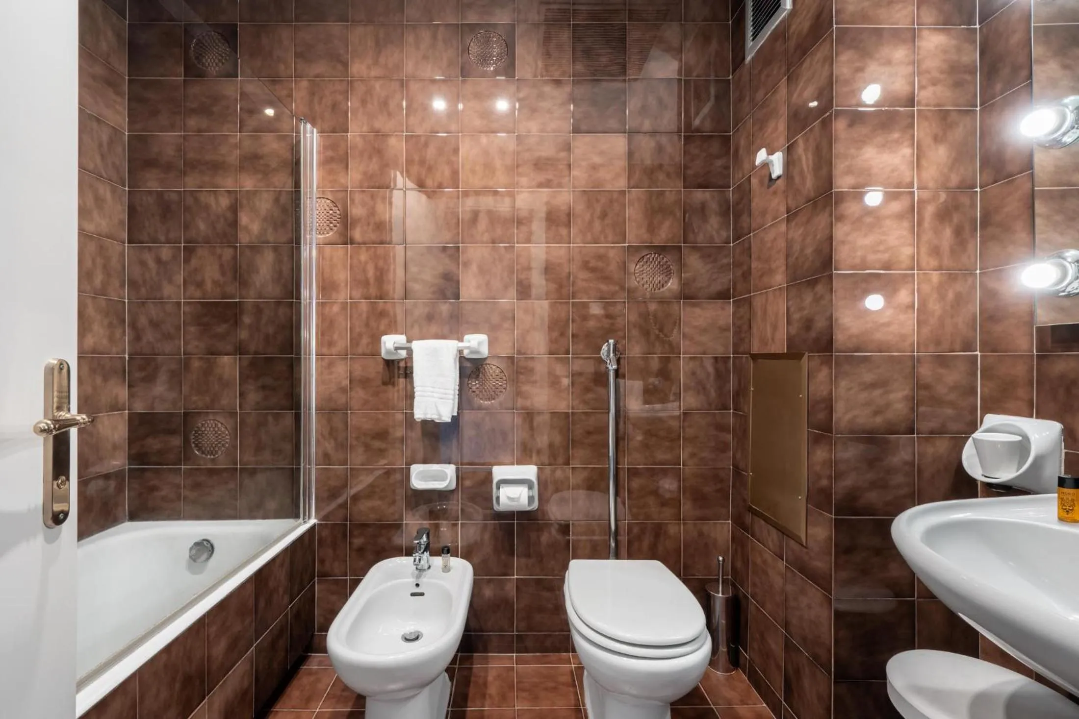 Toilet in Excelsior Palace Hotel